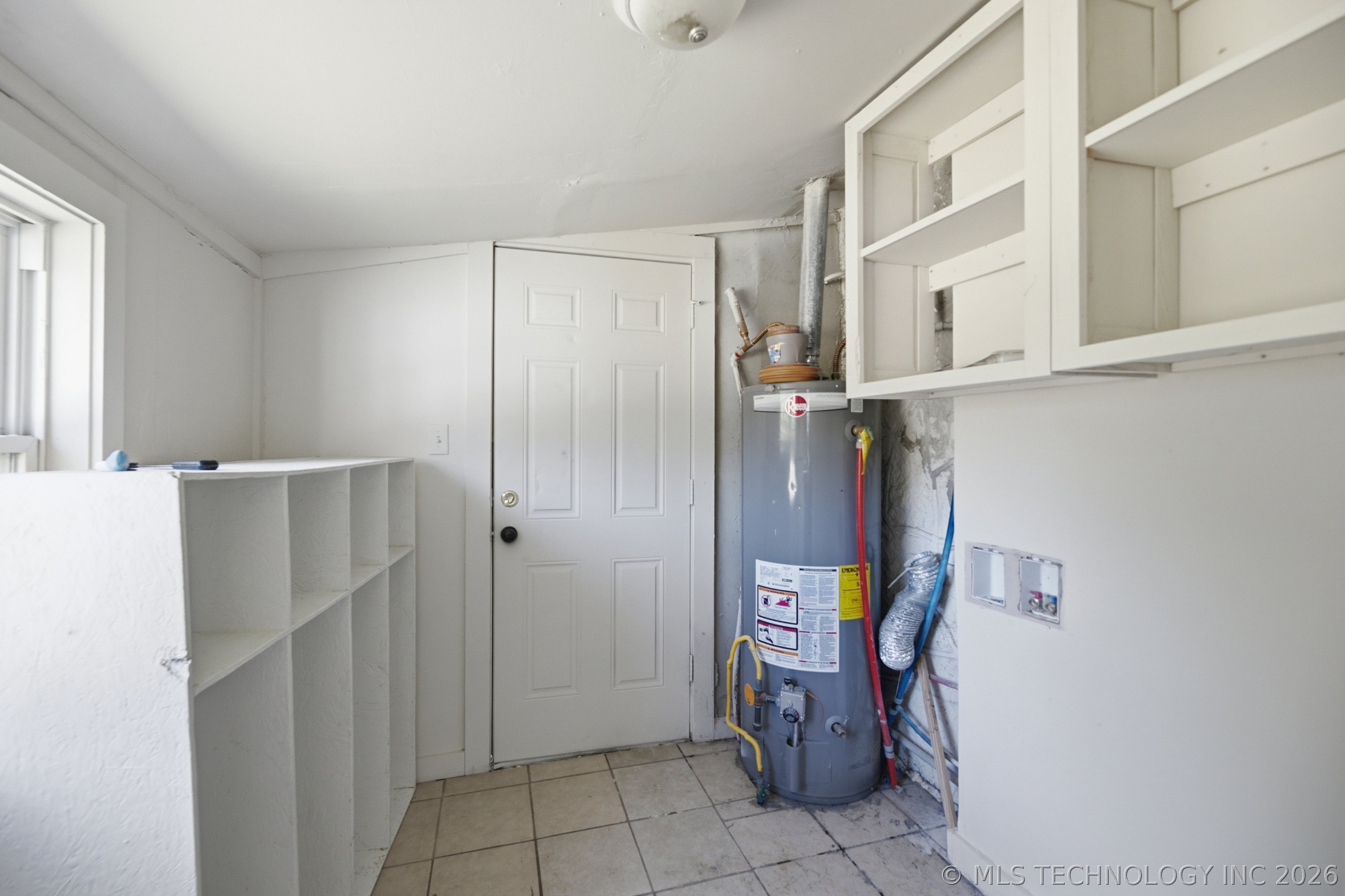 329 W Oak Street Property Photo 10