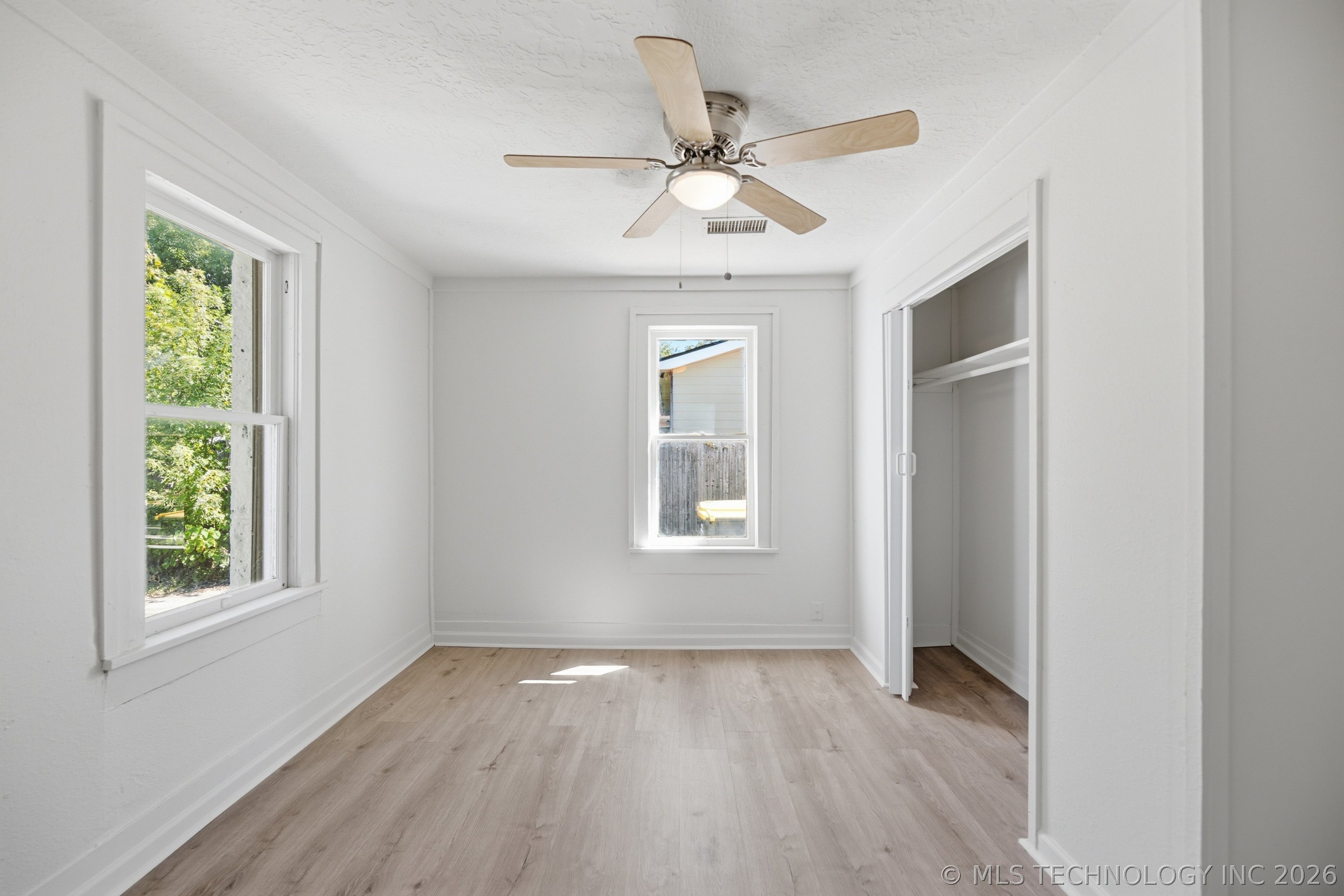 329 W Oak Street Property Photo 14