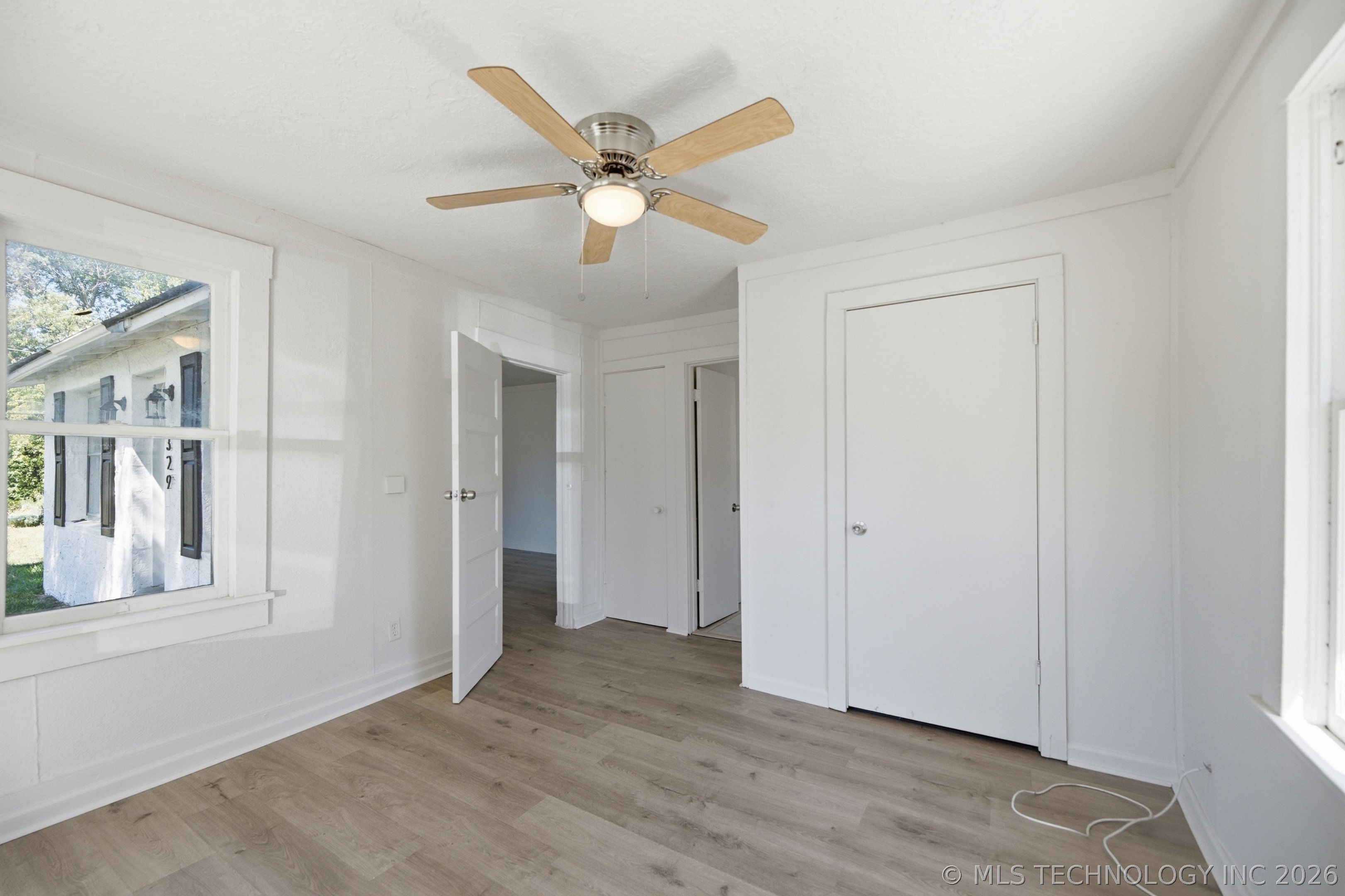 329 W Oak Street Property Photo 16