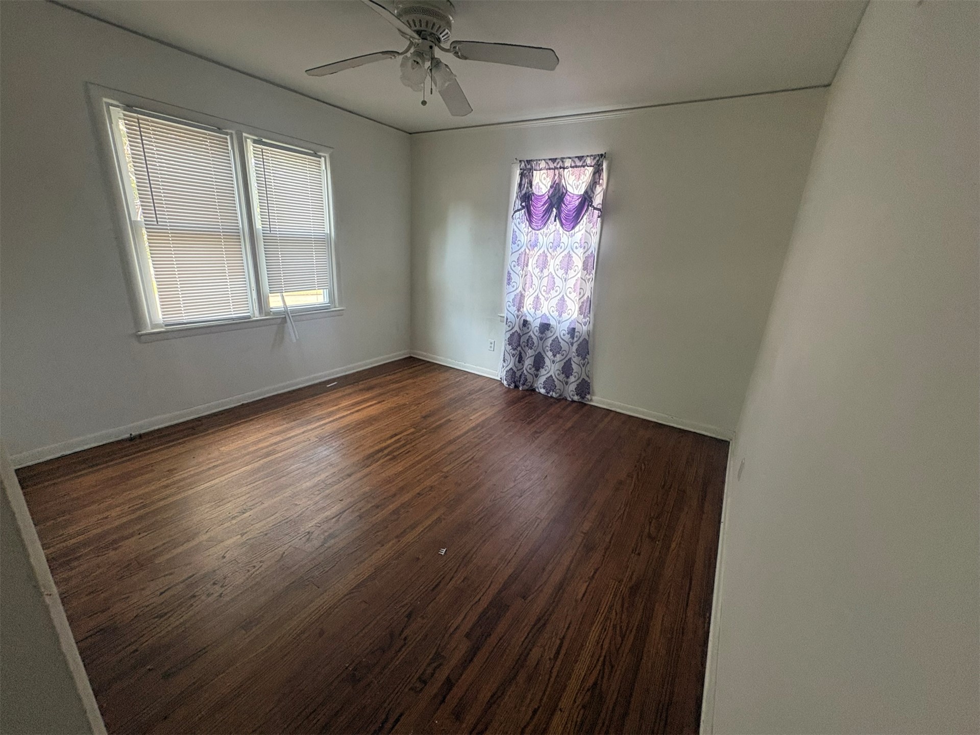6944 E 7th Street Property Photo 5