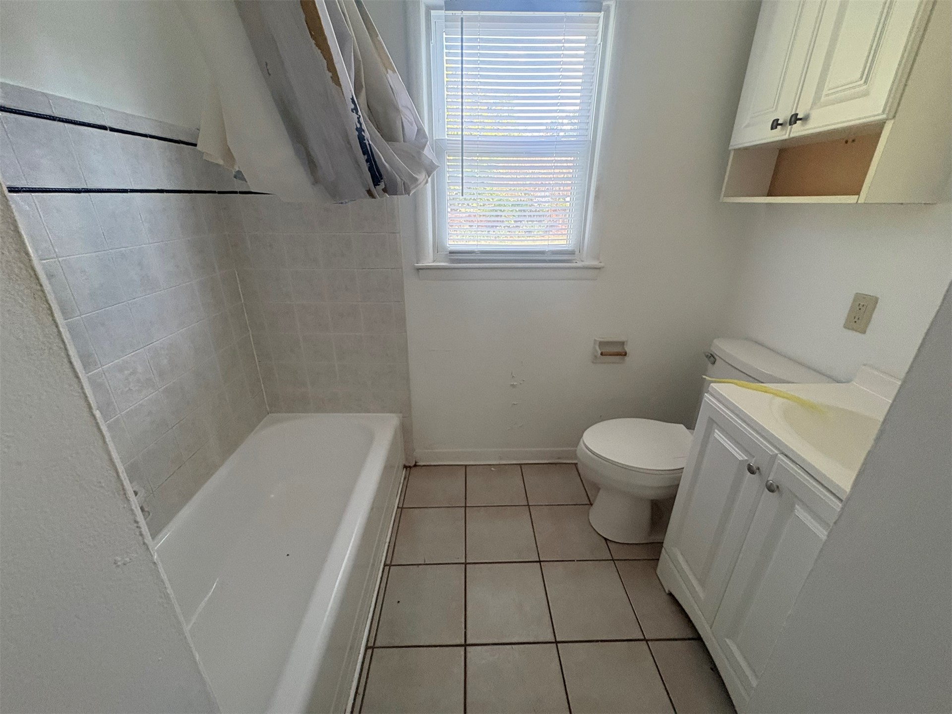 6944 E 7th Street Property Photo 6