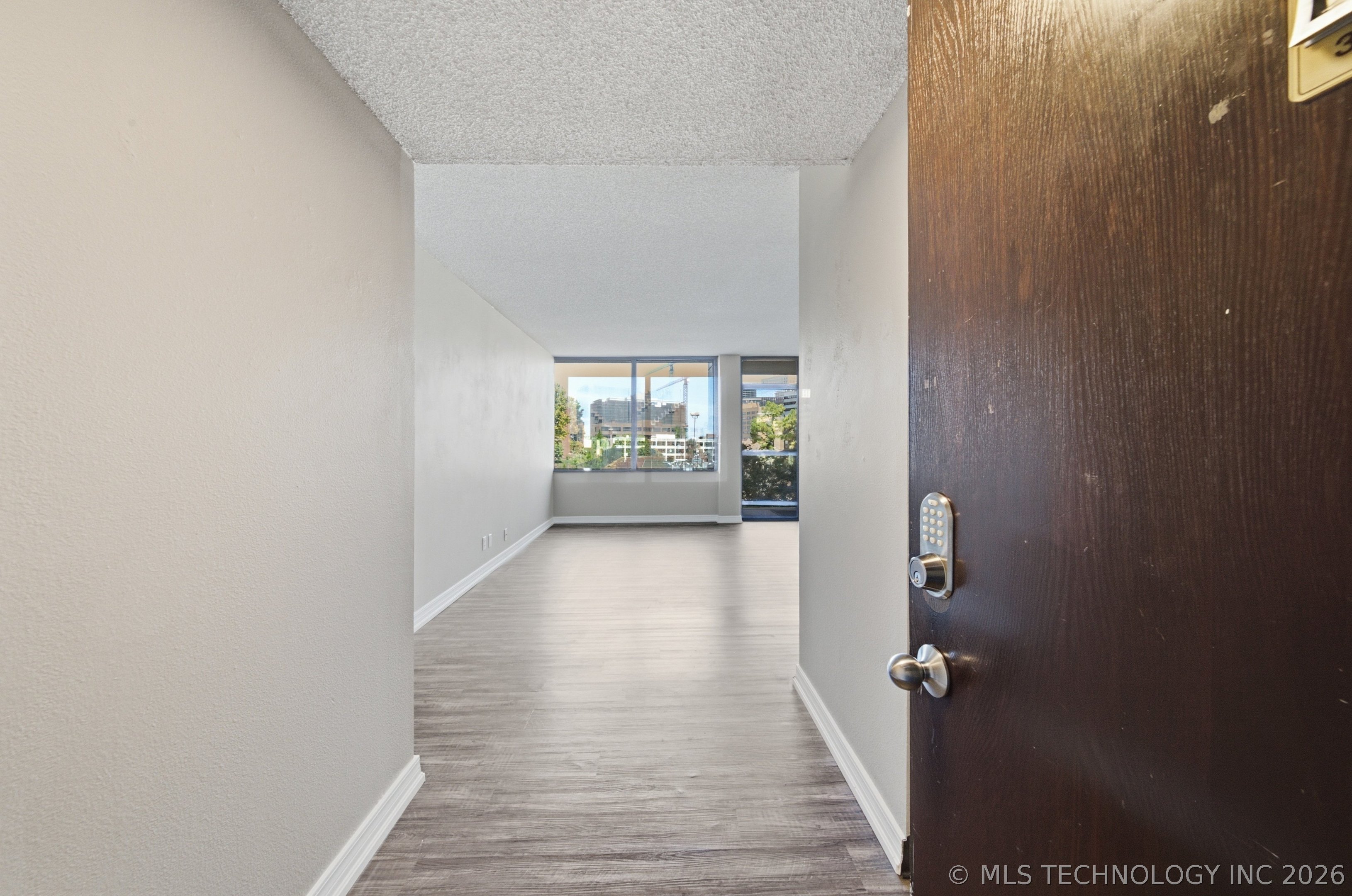 410 W 7th Street 327 Property Photo 8