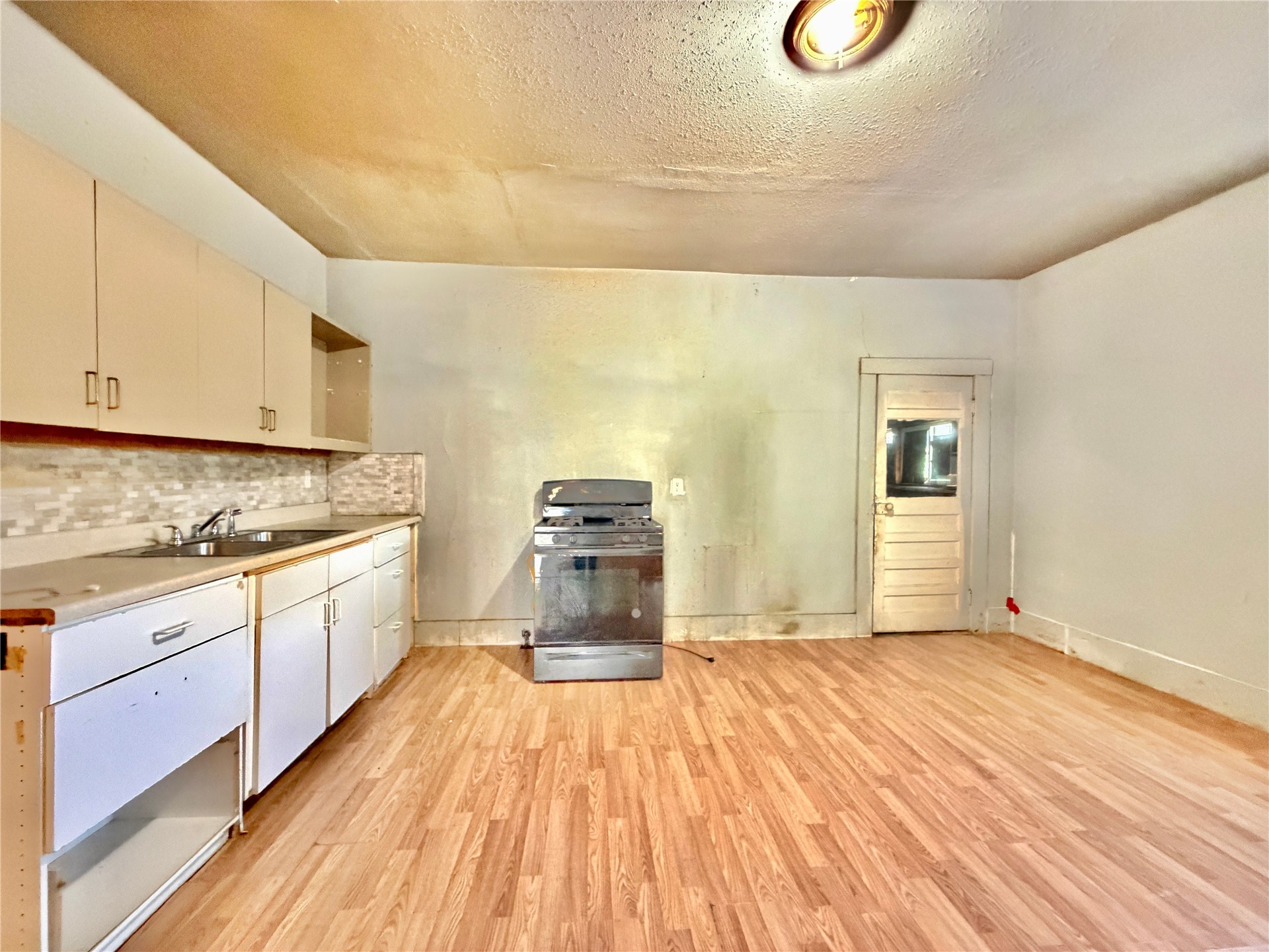 409 W Allen Road Property Photo 15