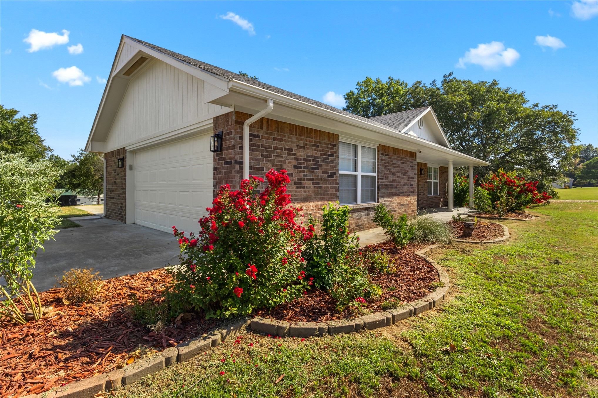 108285 Gar Place Property Photo 3