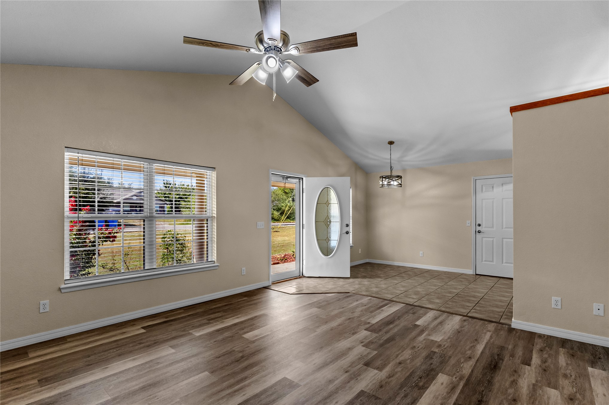 108285 Gar Place Property Photo 4
