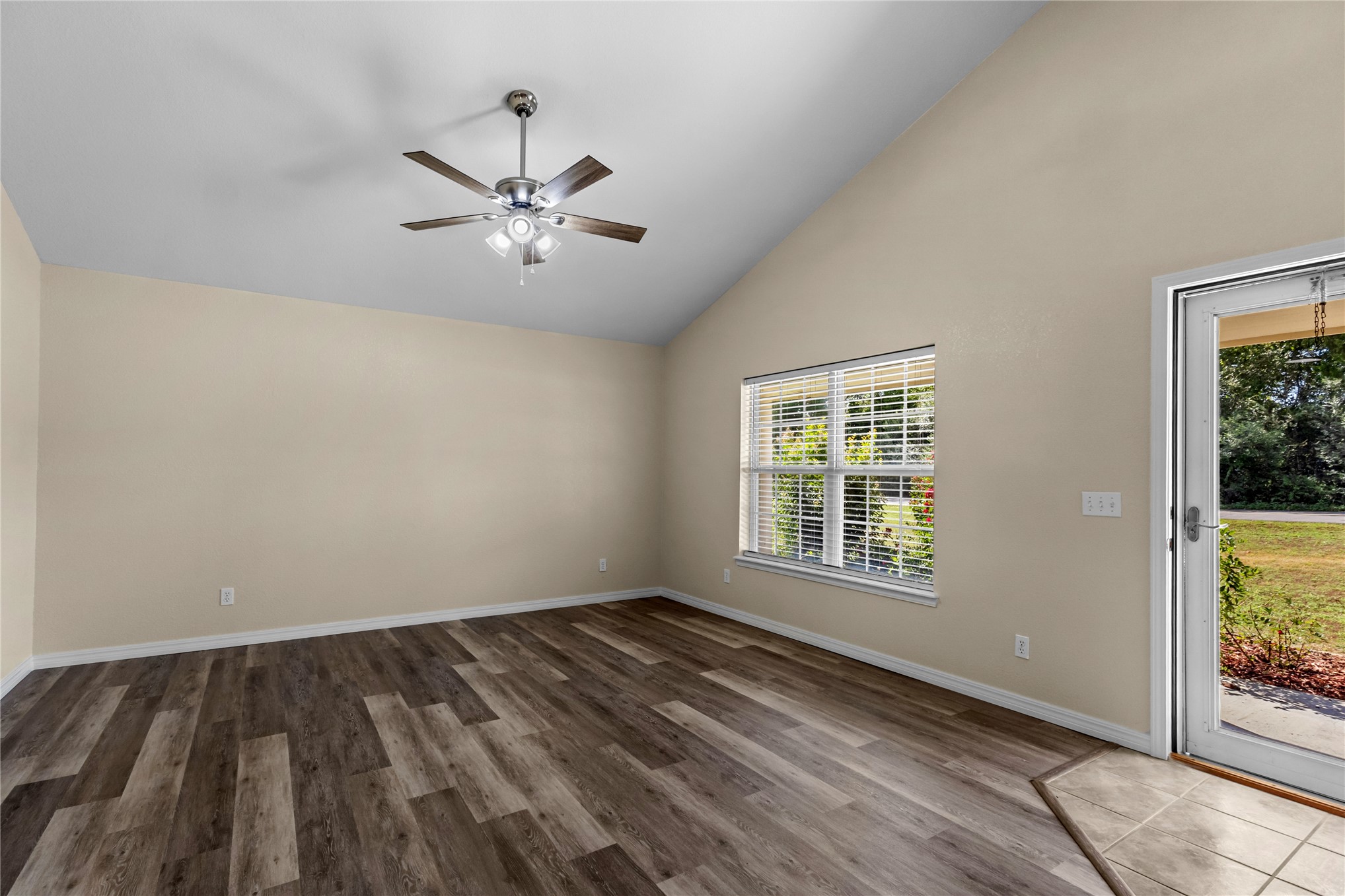 108285 Gar Place Property Photo 5