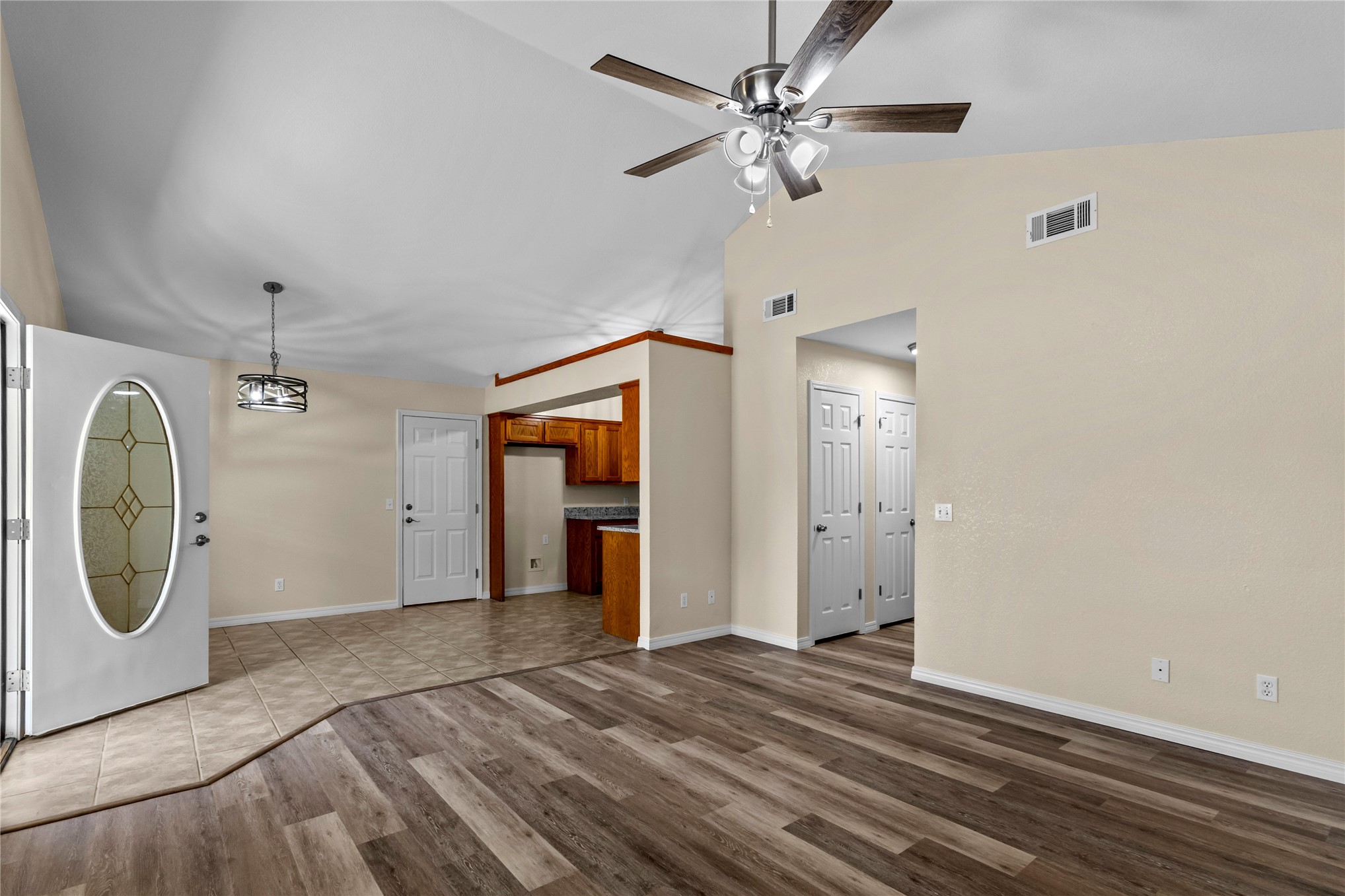 108285 Gar Place Property Photo 6