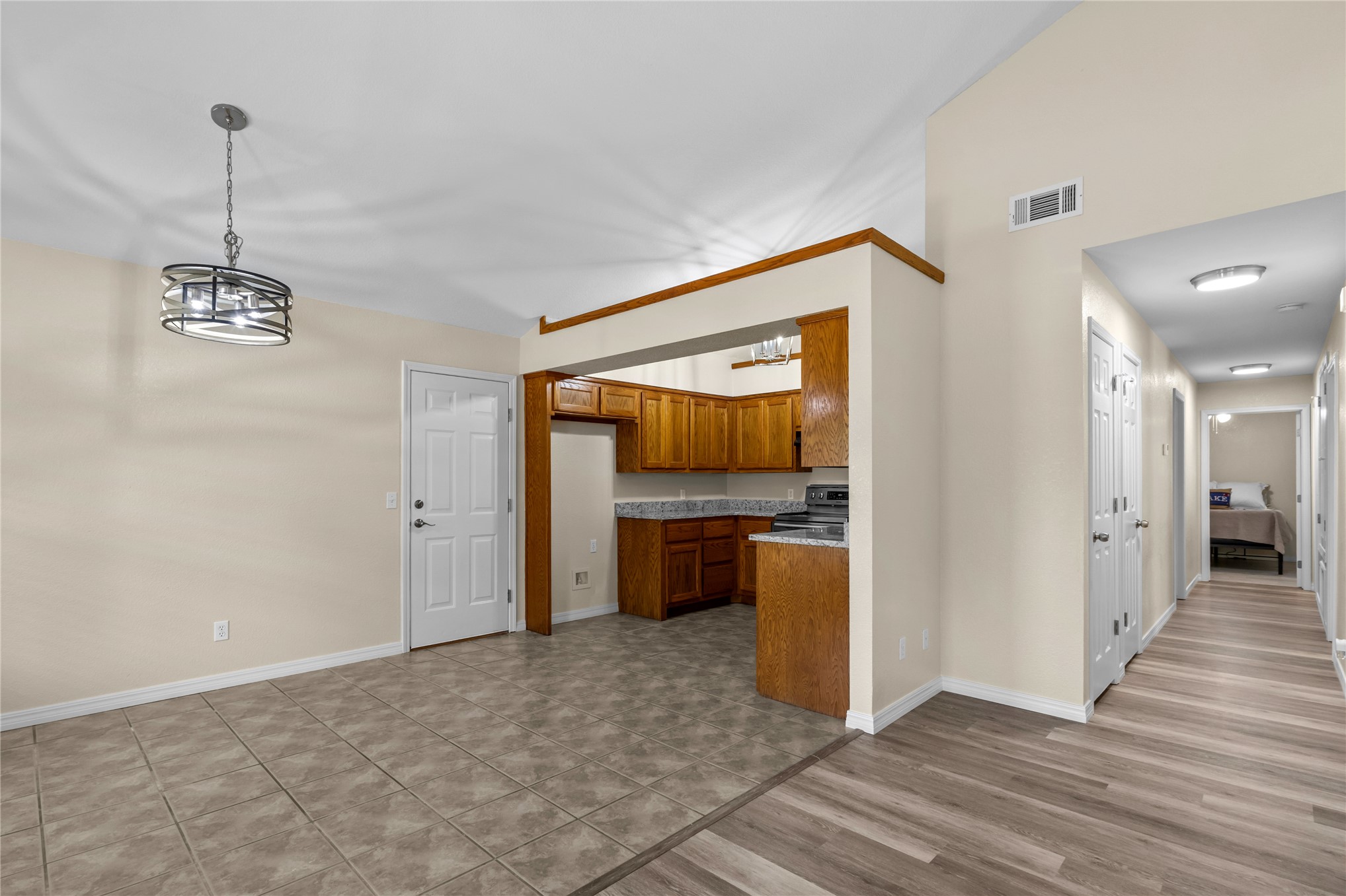 108285 Gar Place Property Photo 7
