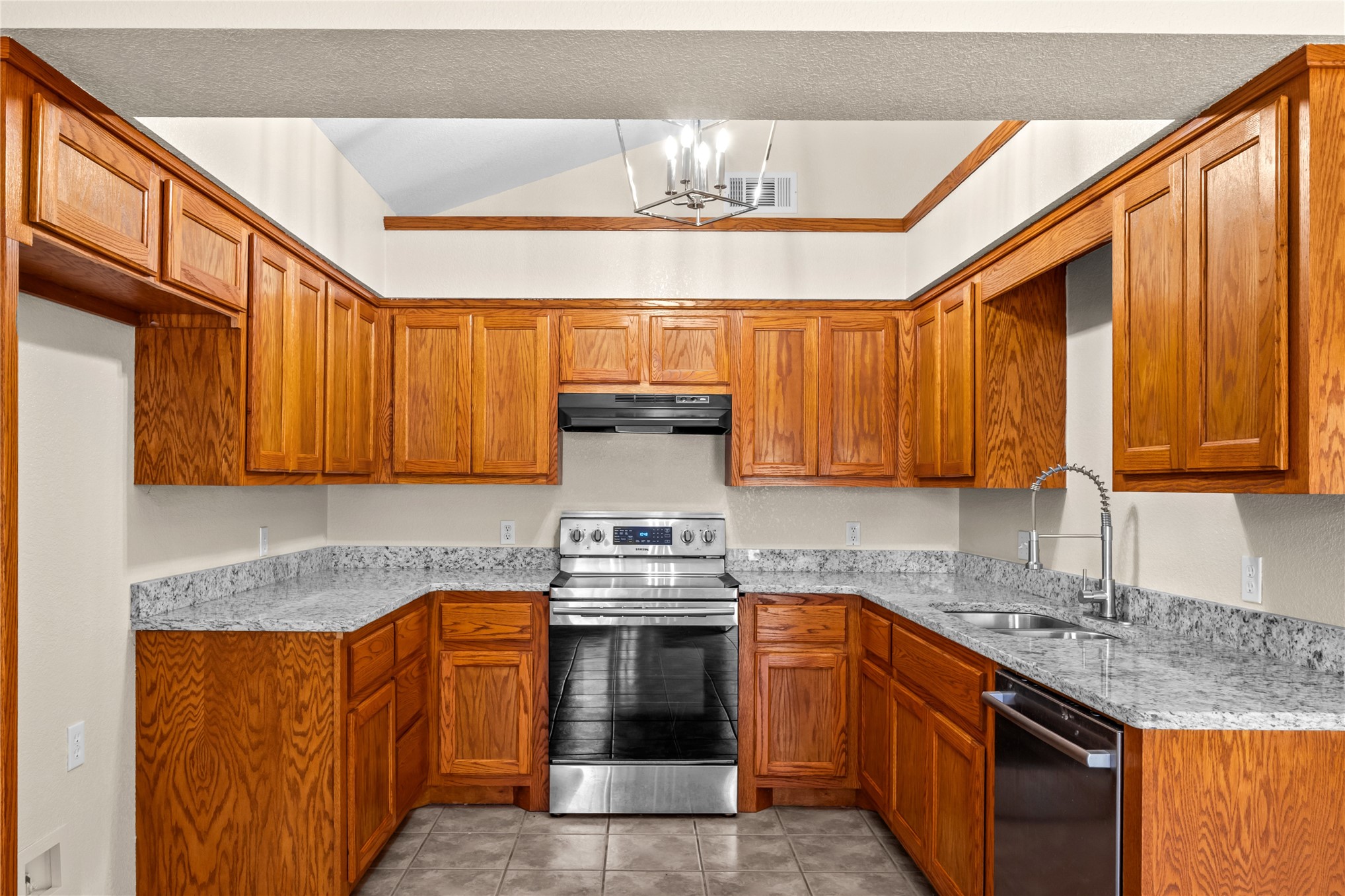 108285 Gar Place Property Photo 9