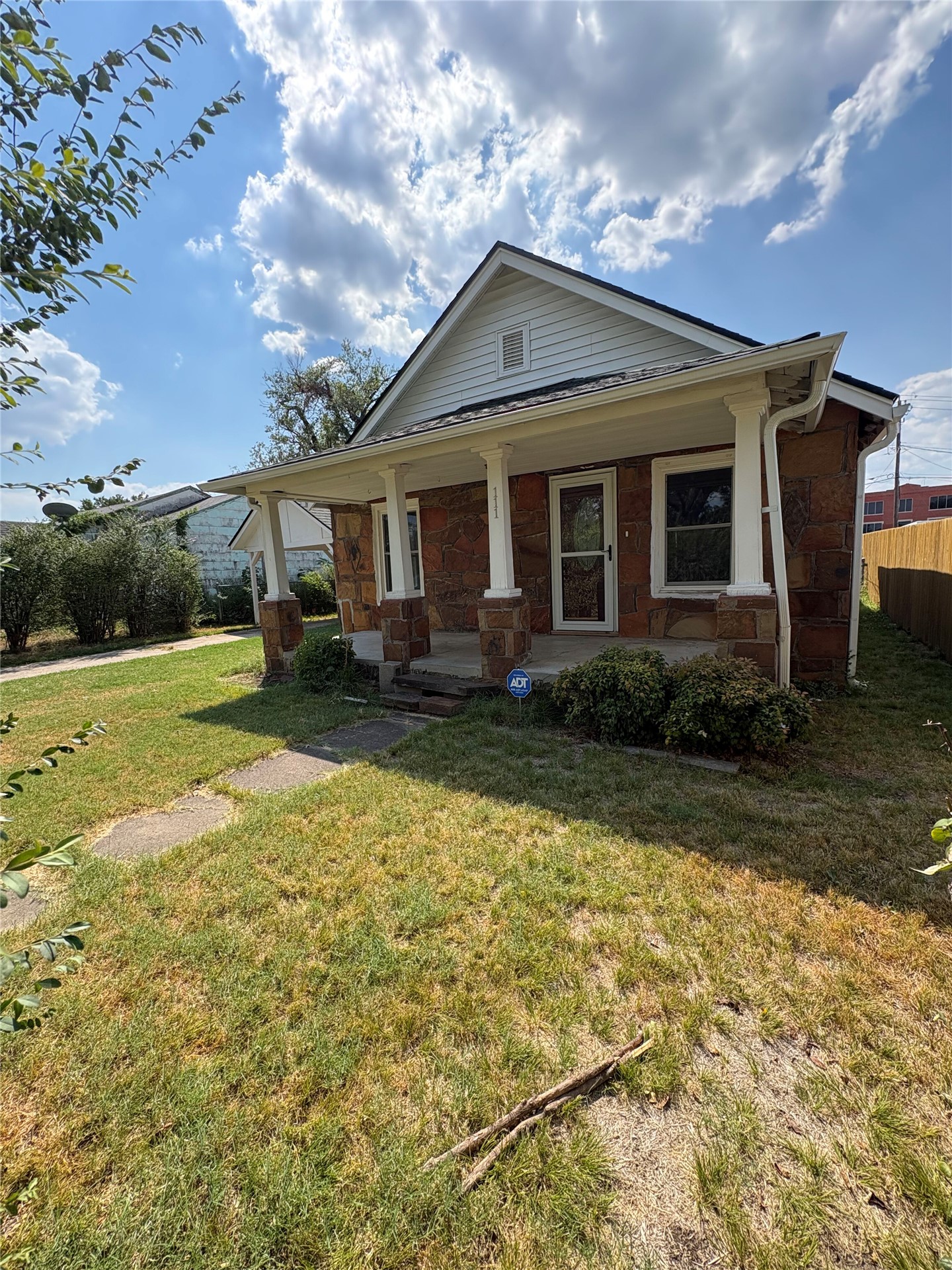 111 S Virginia Avenue Property Photo 2
