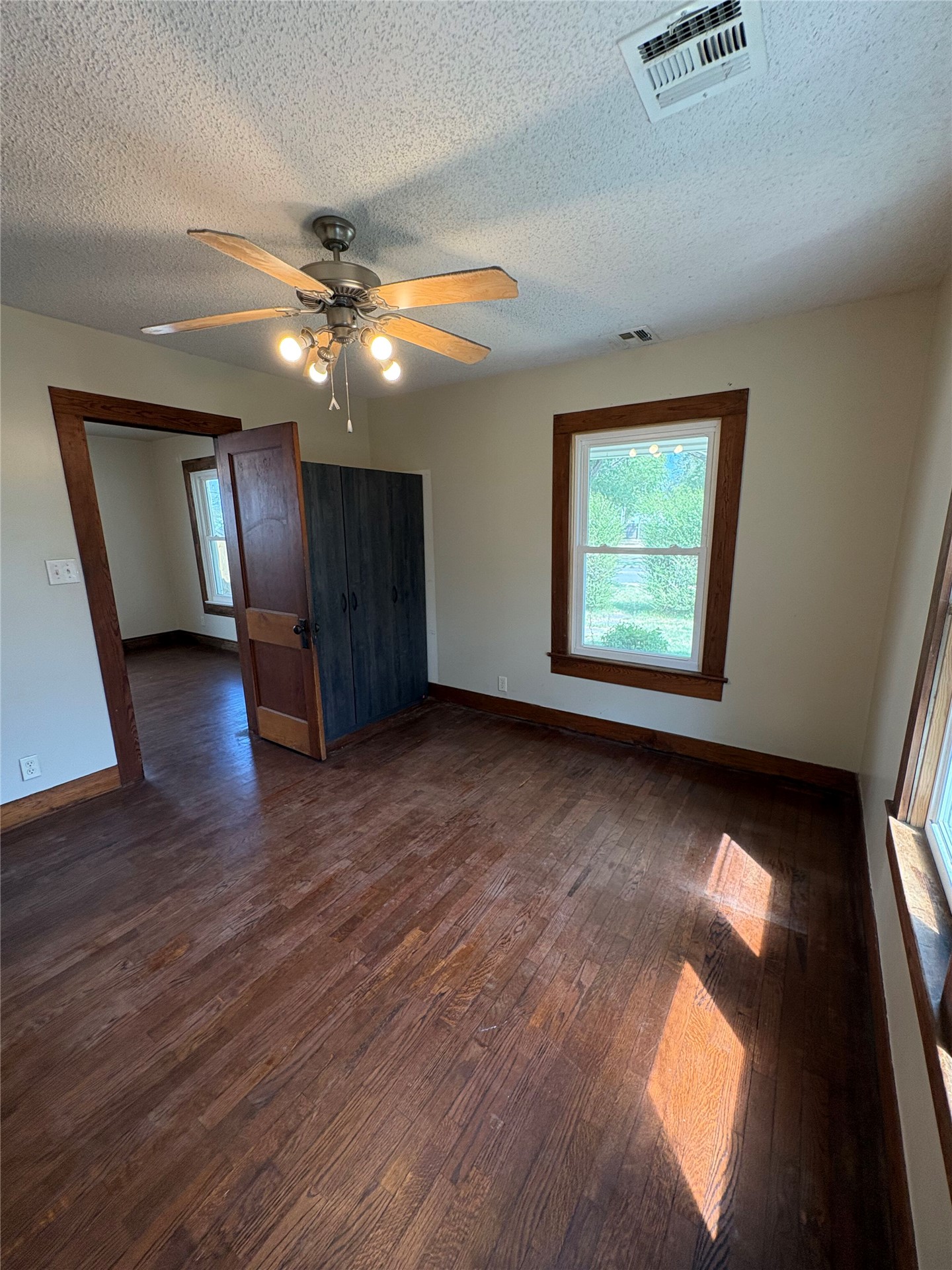 111 S Virginia Avenue Property Photo 8