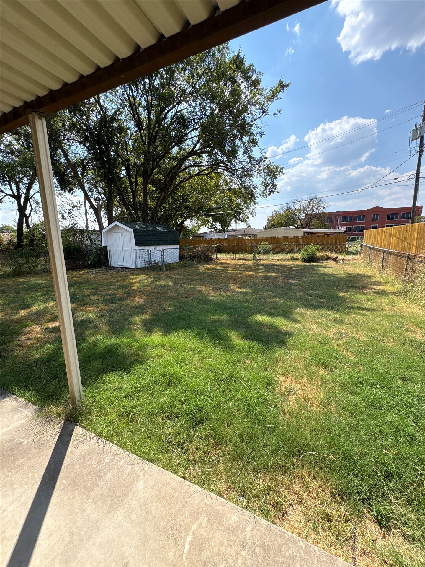 111 S Virginia Avenue Property Photo 21