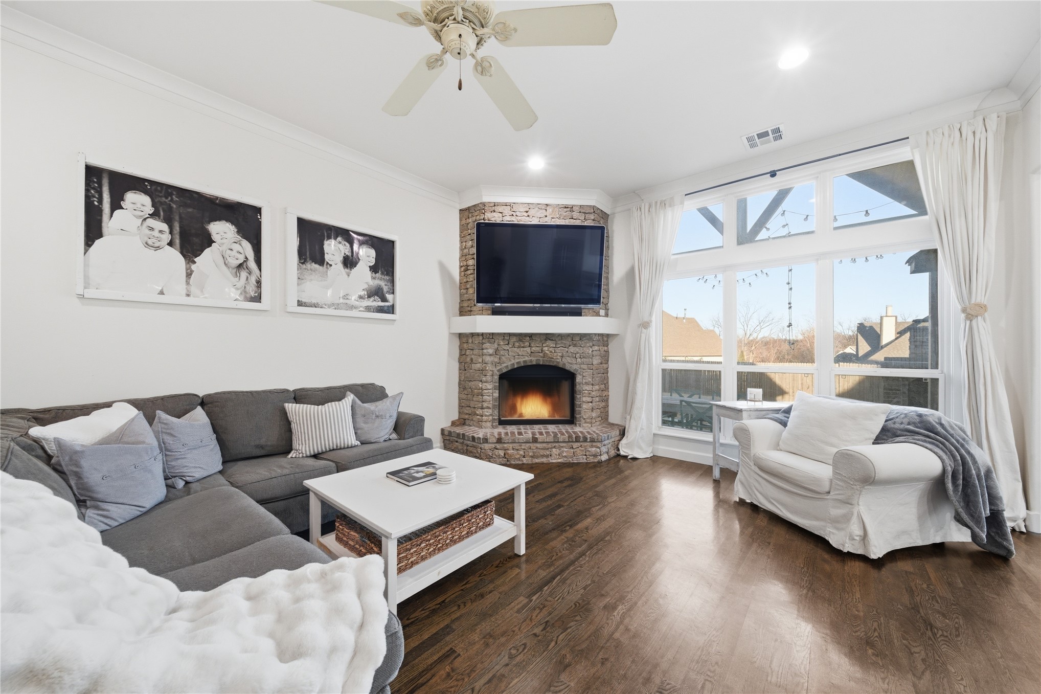 10917 S Sycamore Street Property Photo 5