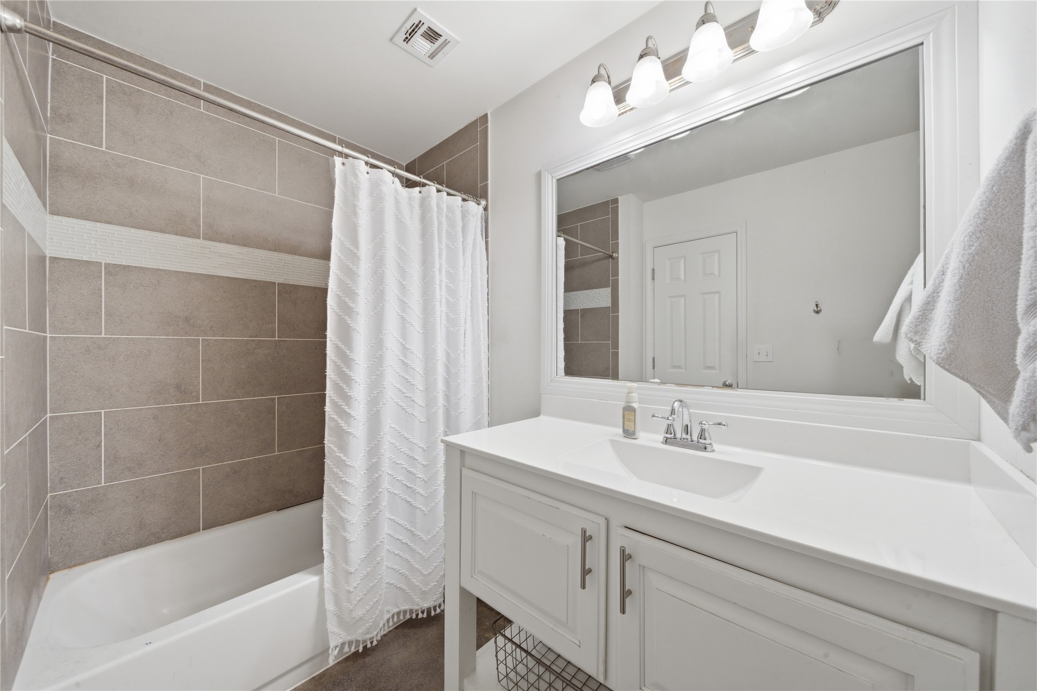 10917 S Sycamore Street Property Photo 13