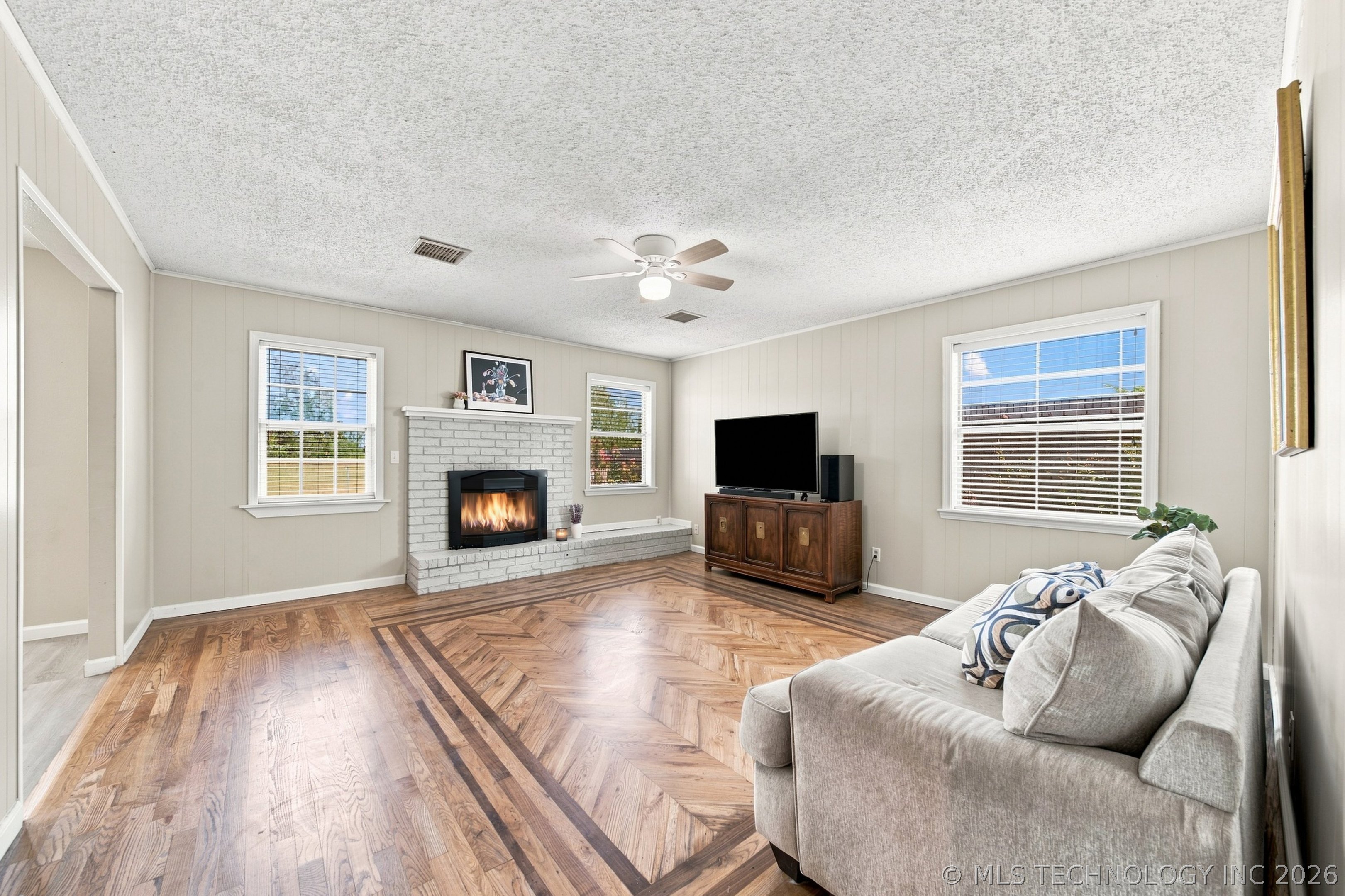 9021 E 56th Street Property Photo 4