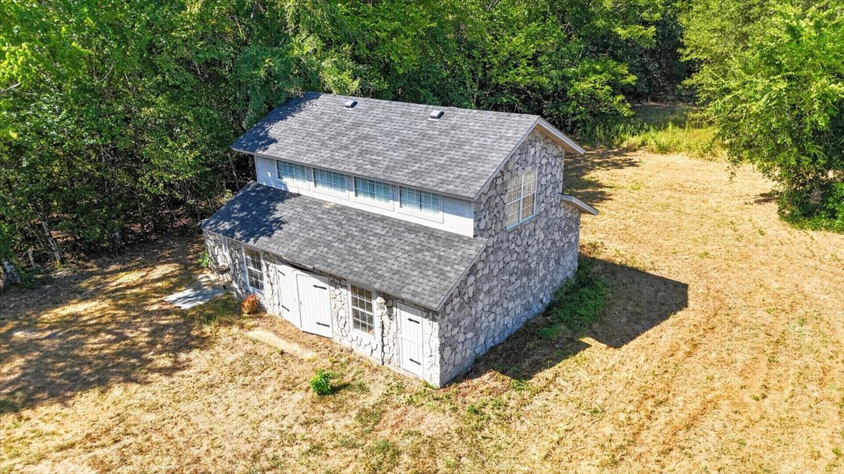 16607 Hwy 83 Property Photo 3