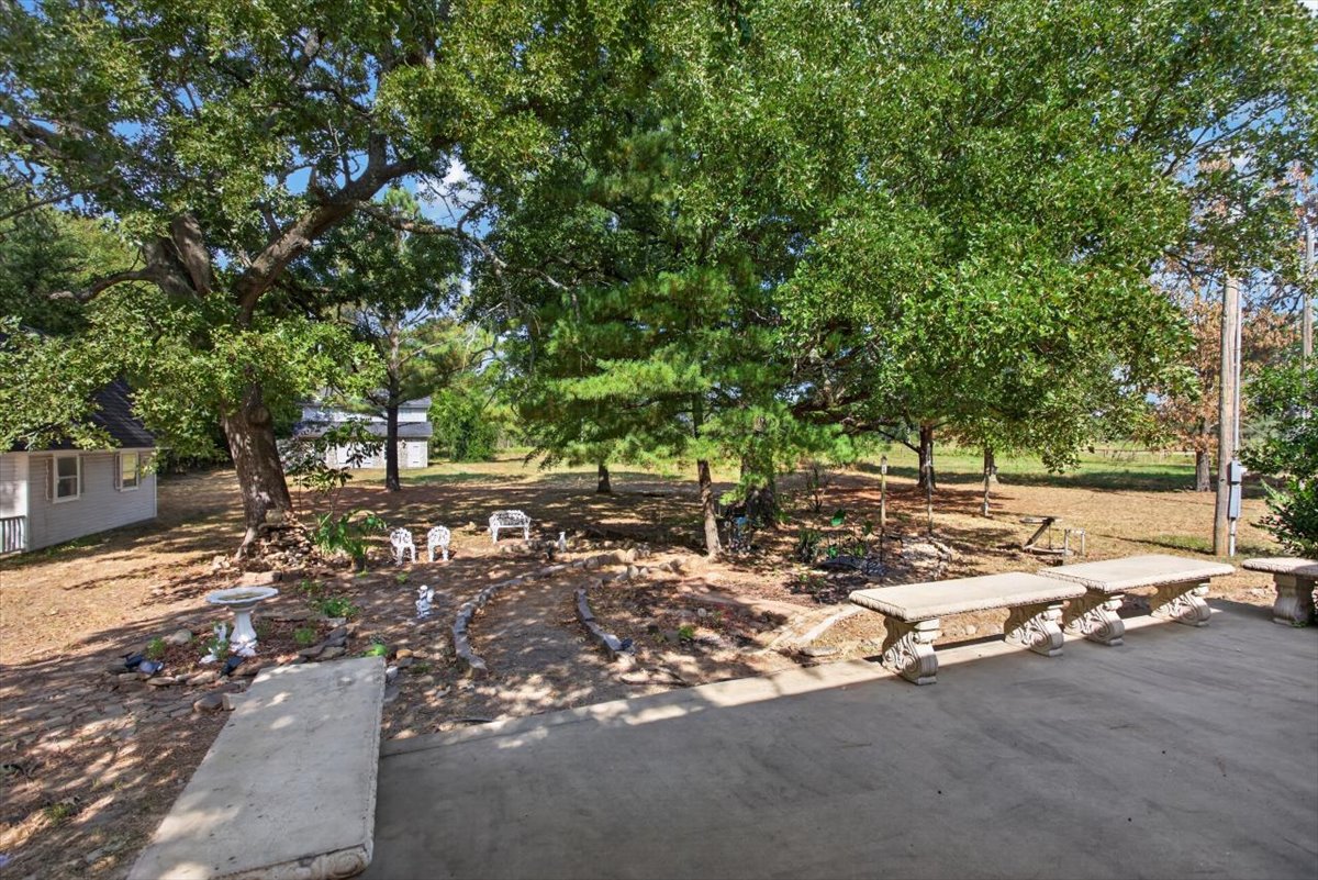 16607 Hwy 83 Property Photo 14