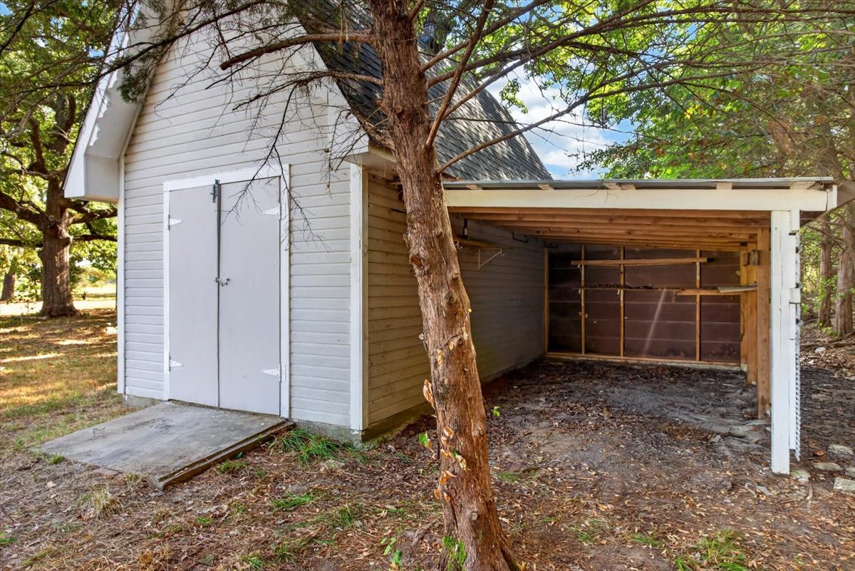16607 Hwy 83 Property Photo 38