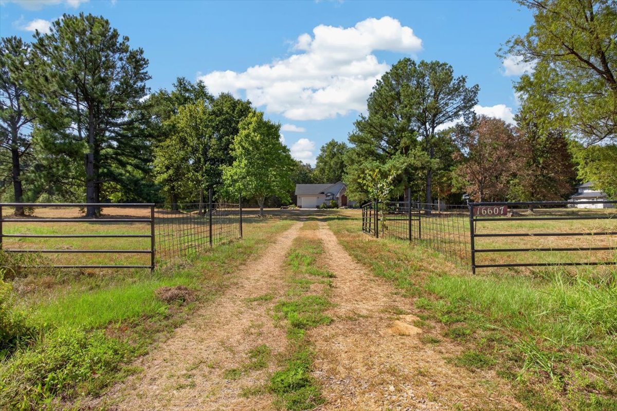 16607 Hwy 83 Property Photo 56