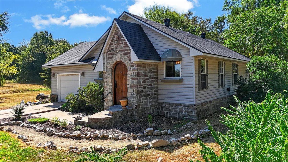16607 Hwy 83 Property Photo 60