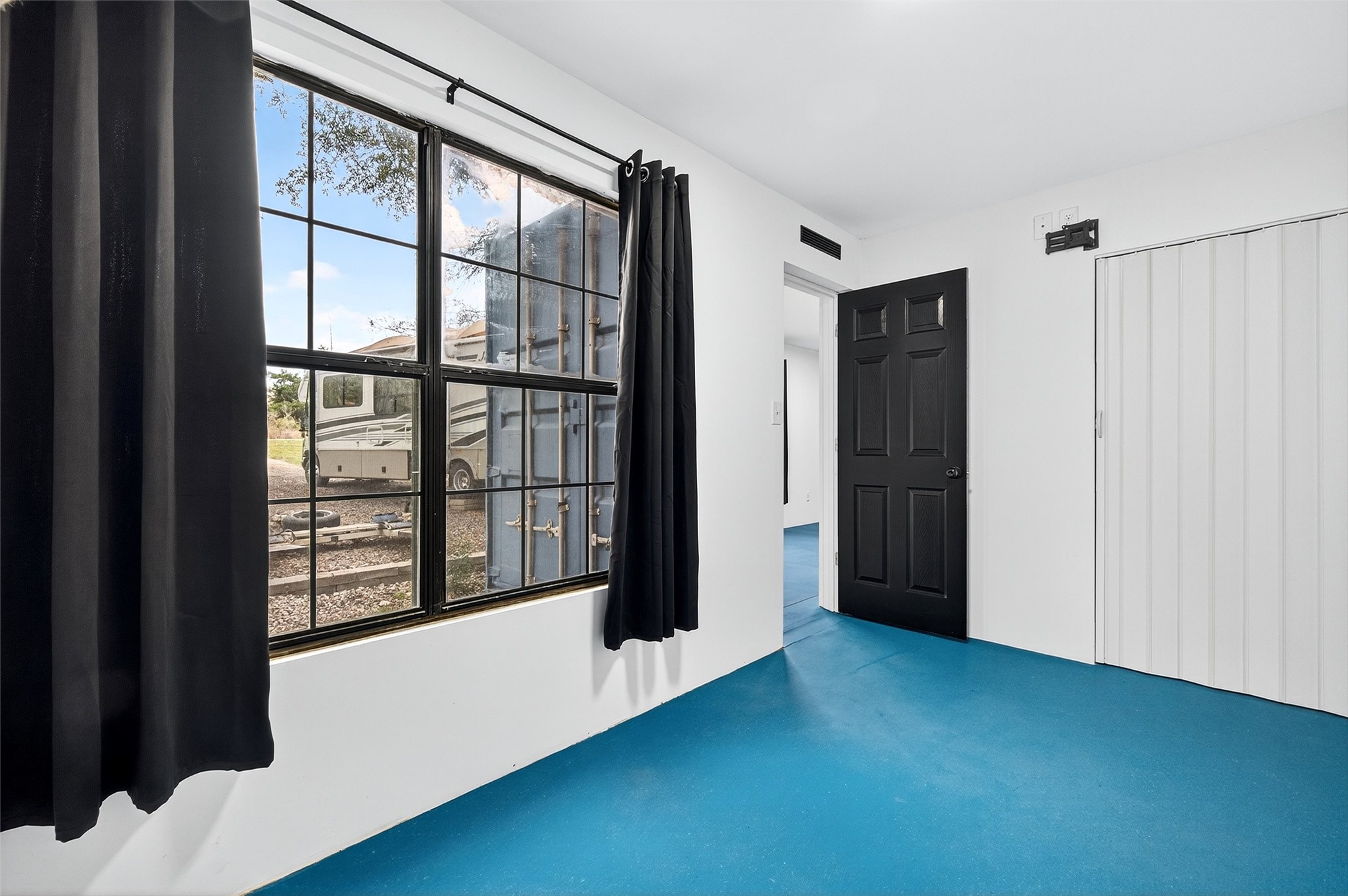45 W Sophia Property Photo 30