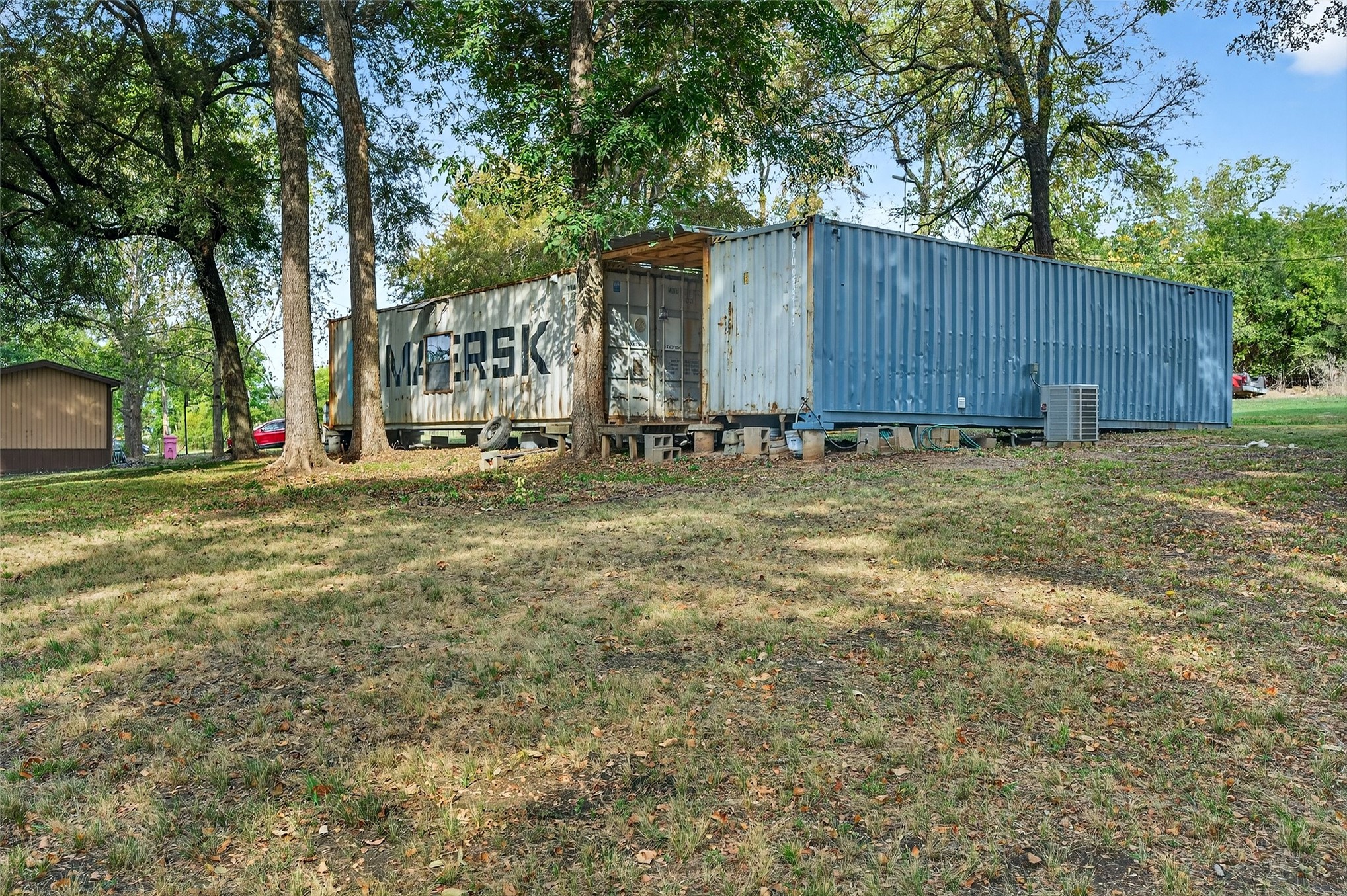 45 W Sophia Property Photo 43