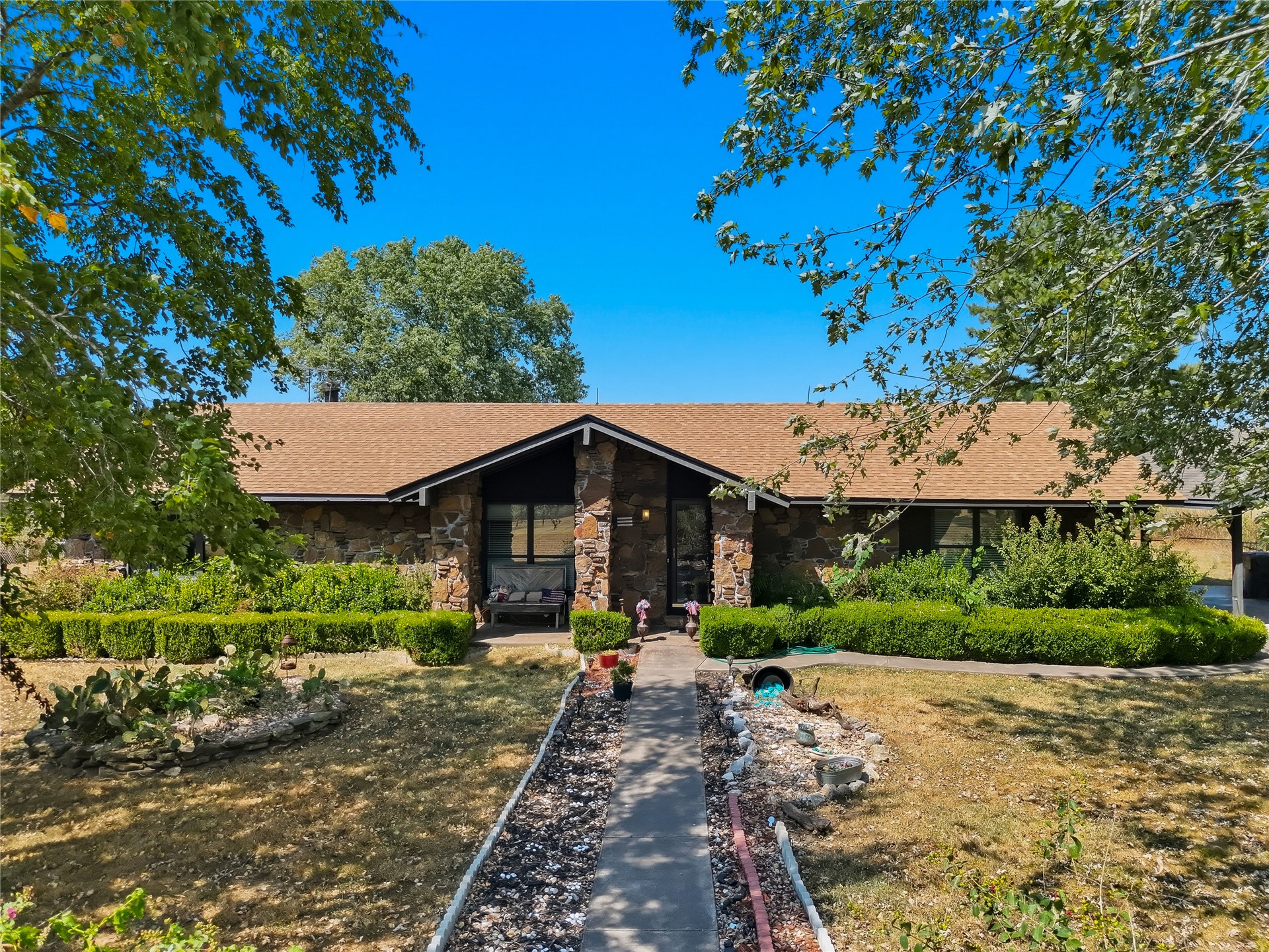 469833 E 740 Road Property Photo 3