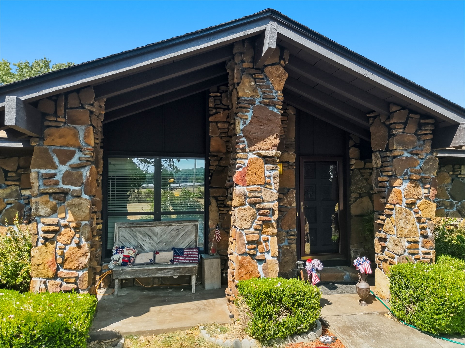 469833 E 740 Road Property Photo 4