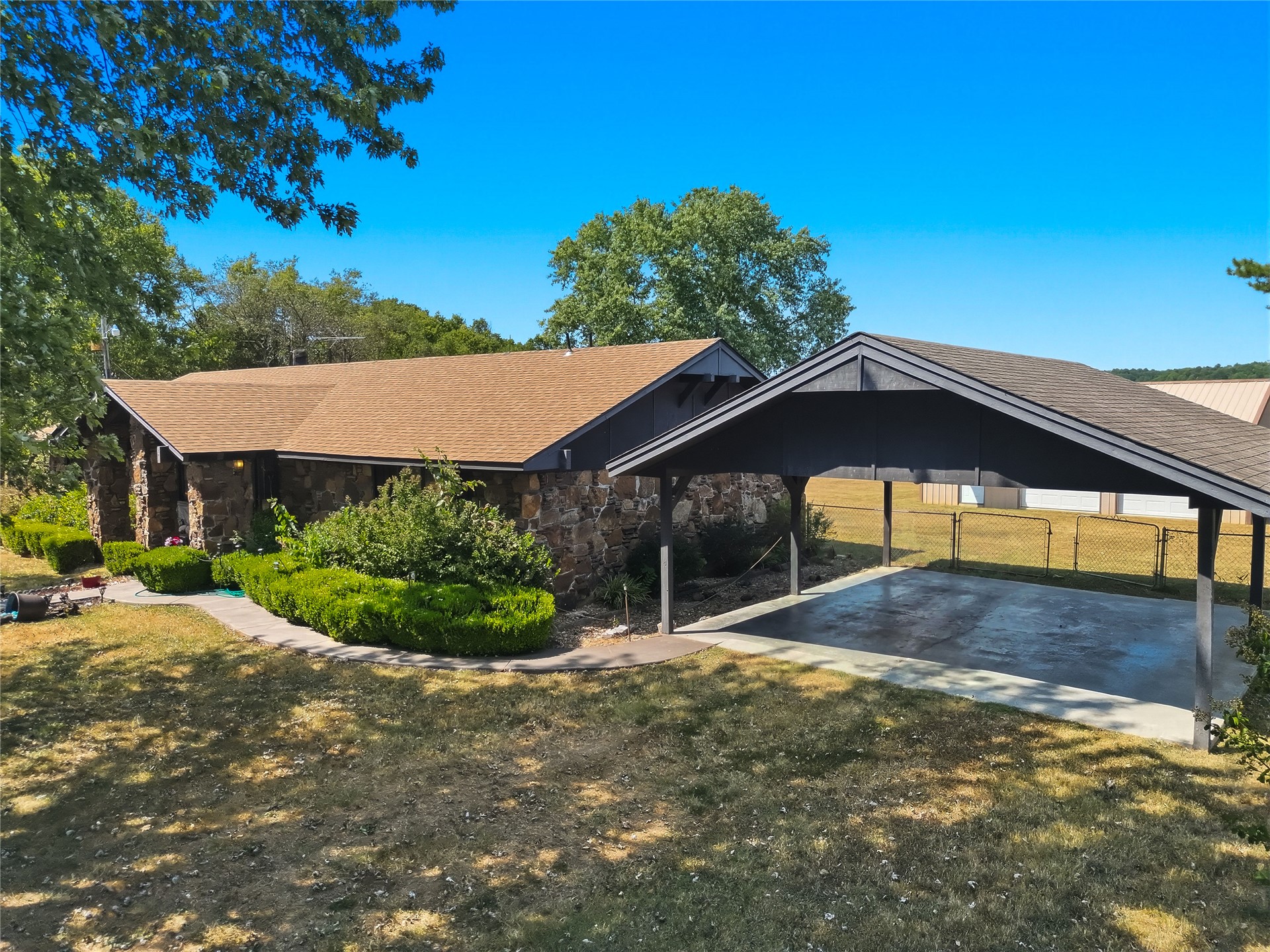469833 E 740 Road Property Photo 6