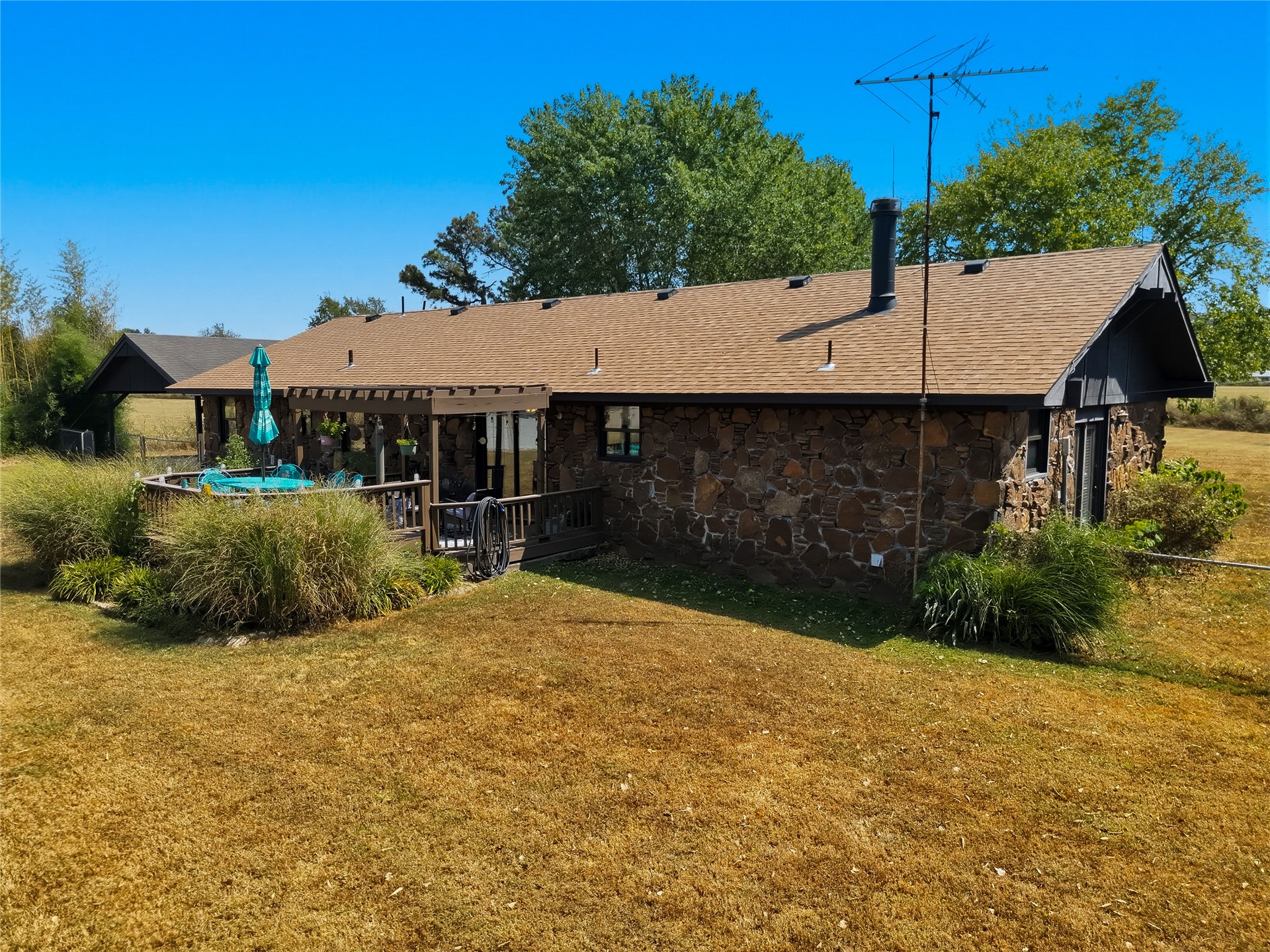 469833 E 740 Road Property Photo 8