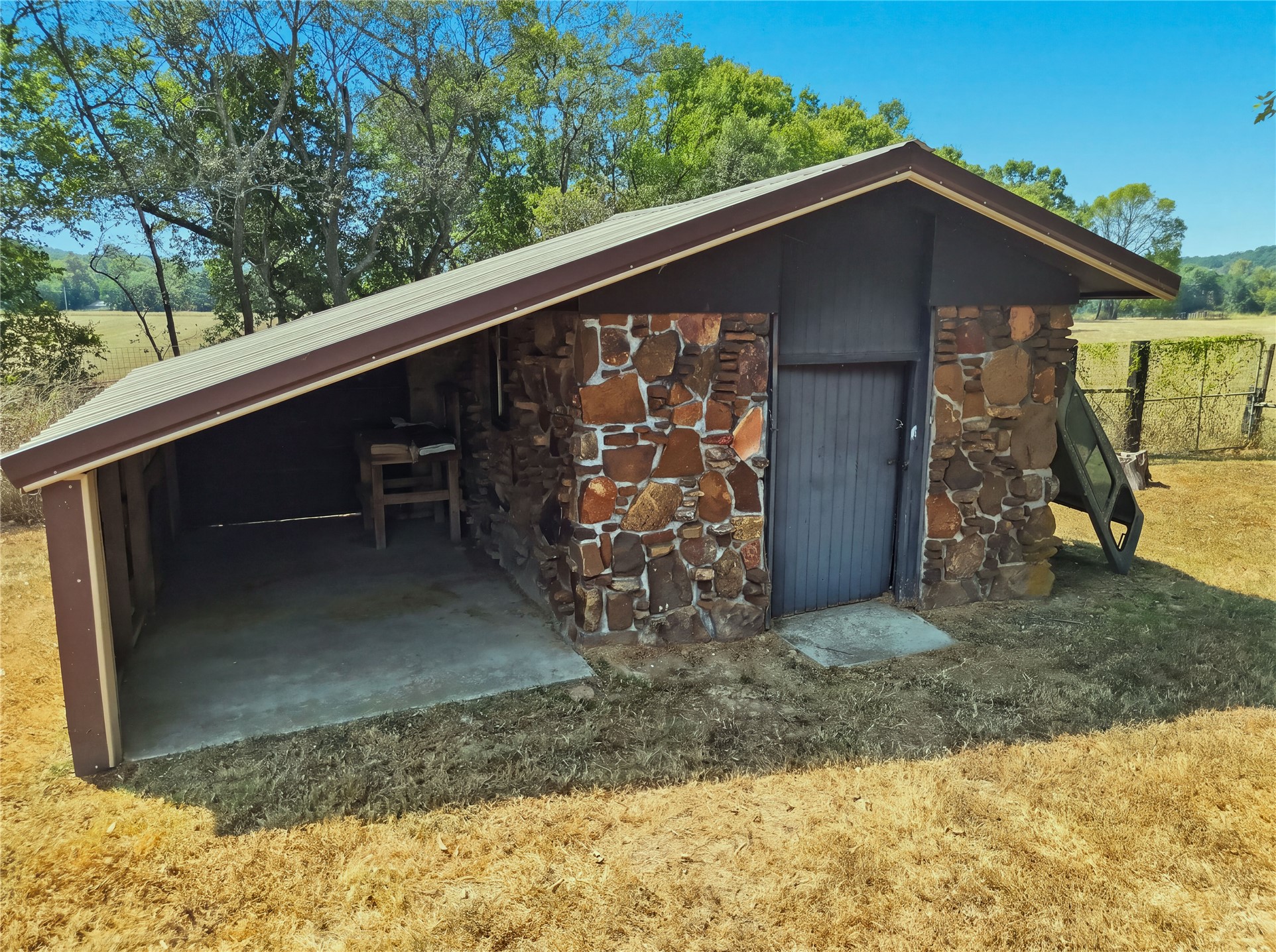 469833 E 740 Road Property Photo 18