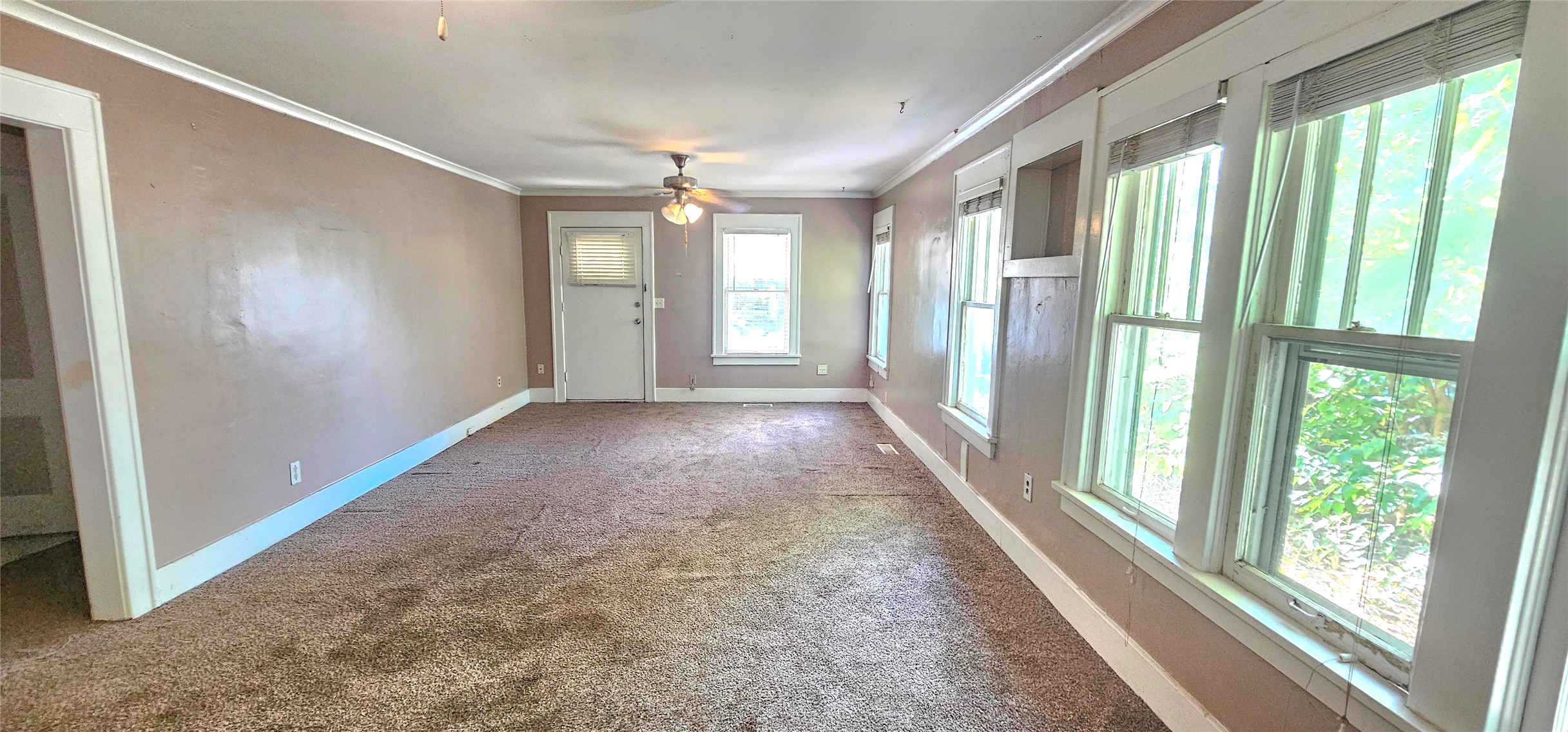 1135 S Quaker Avenue Property Photo 6