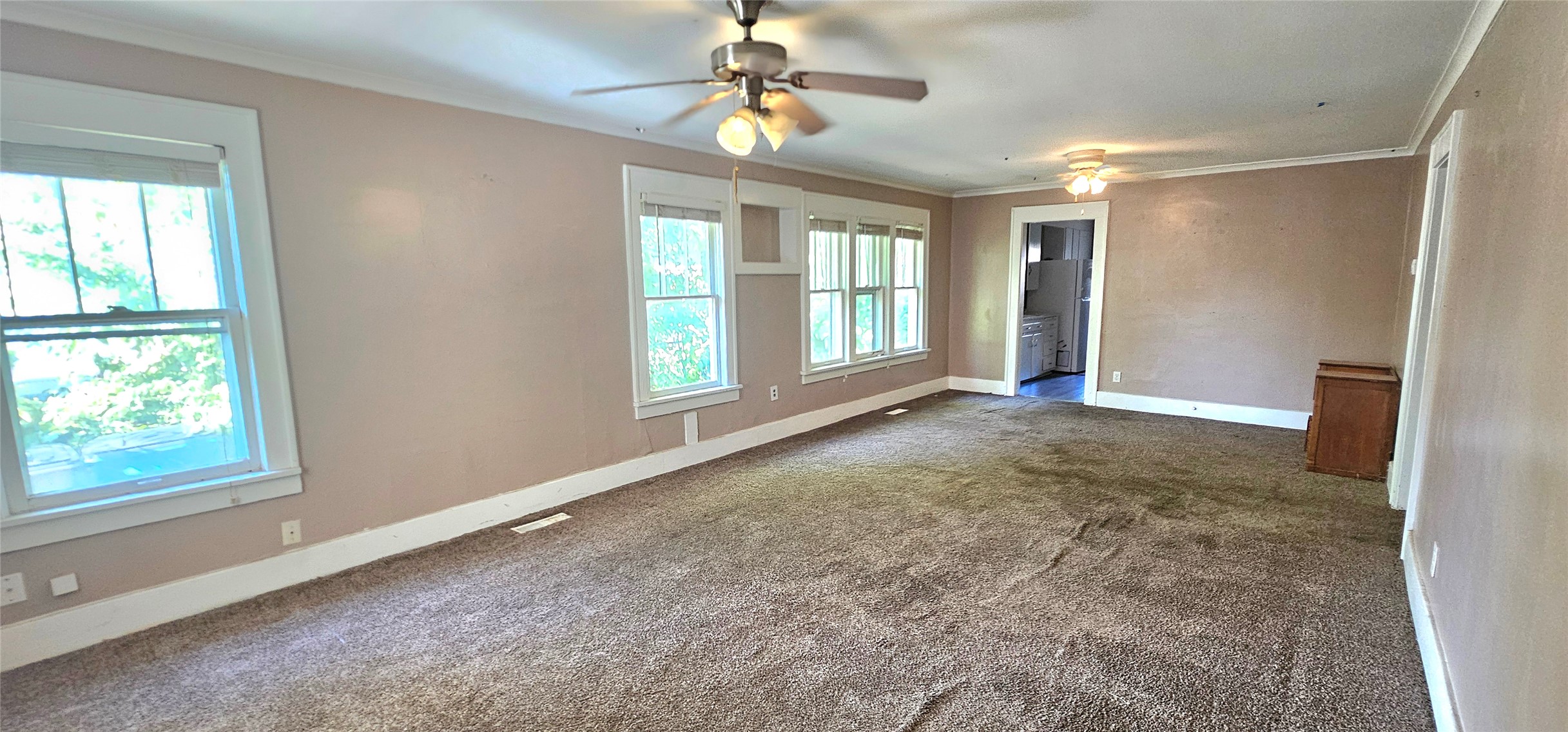 1135 S Quaker Avenue Property Photo 8