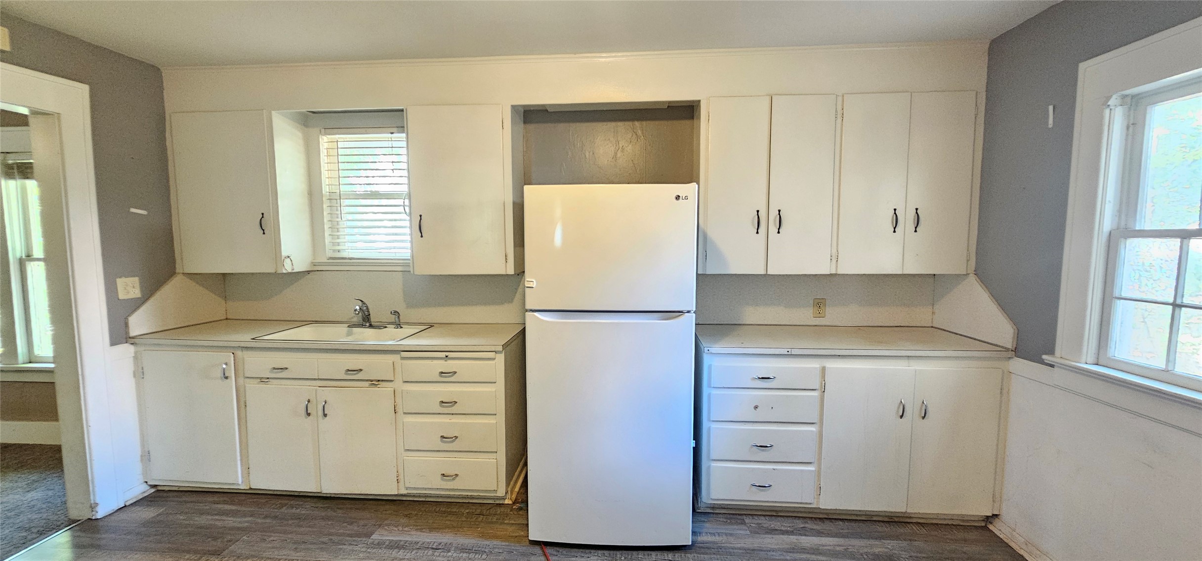 1135 S Quaker Avenue Property Photo 11