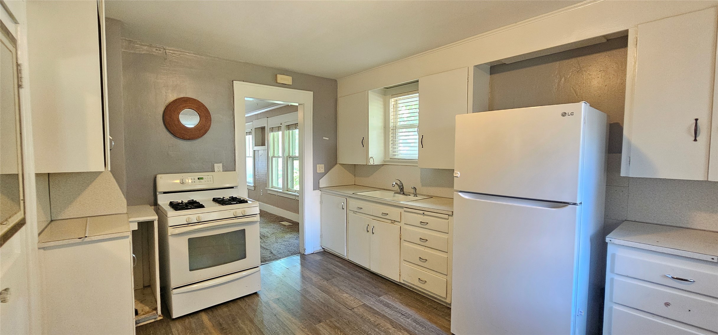 1135 S Quaker Avenue Property Photo 14