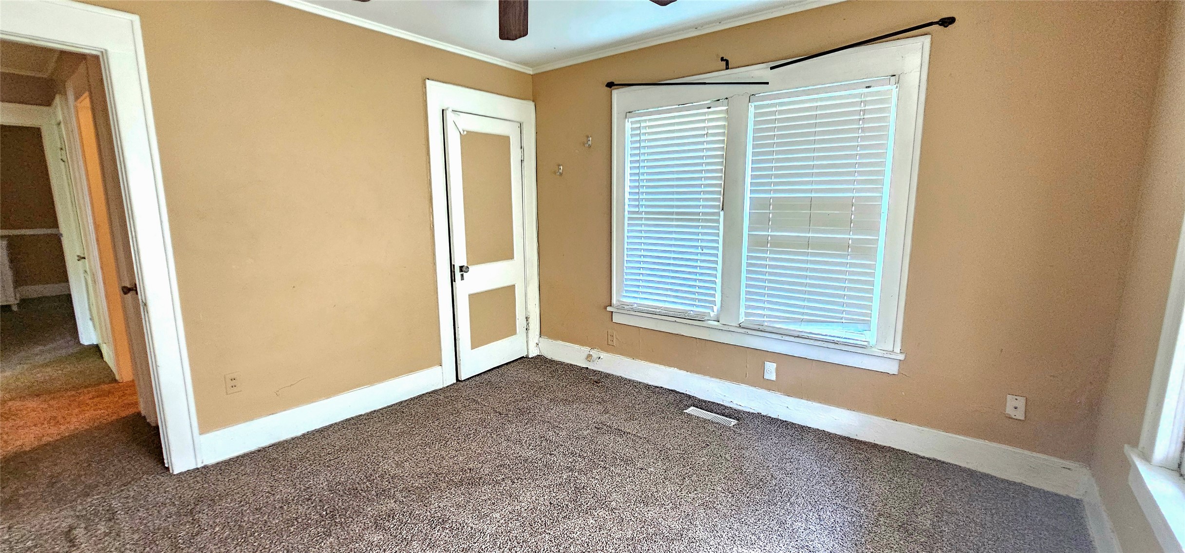 1135 S Quaker Avenue Property Photo 16