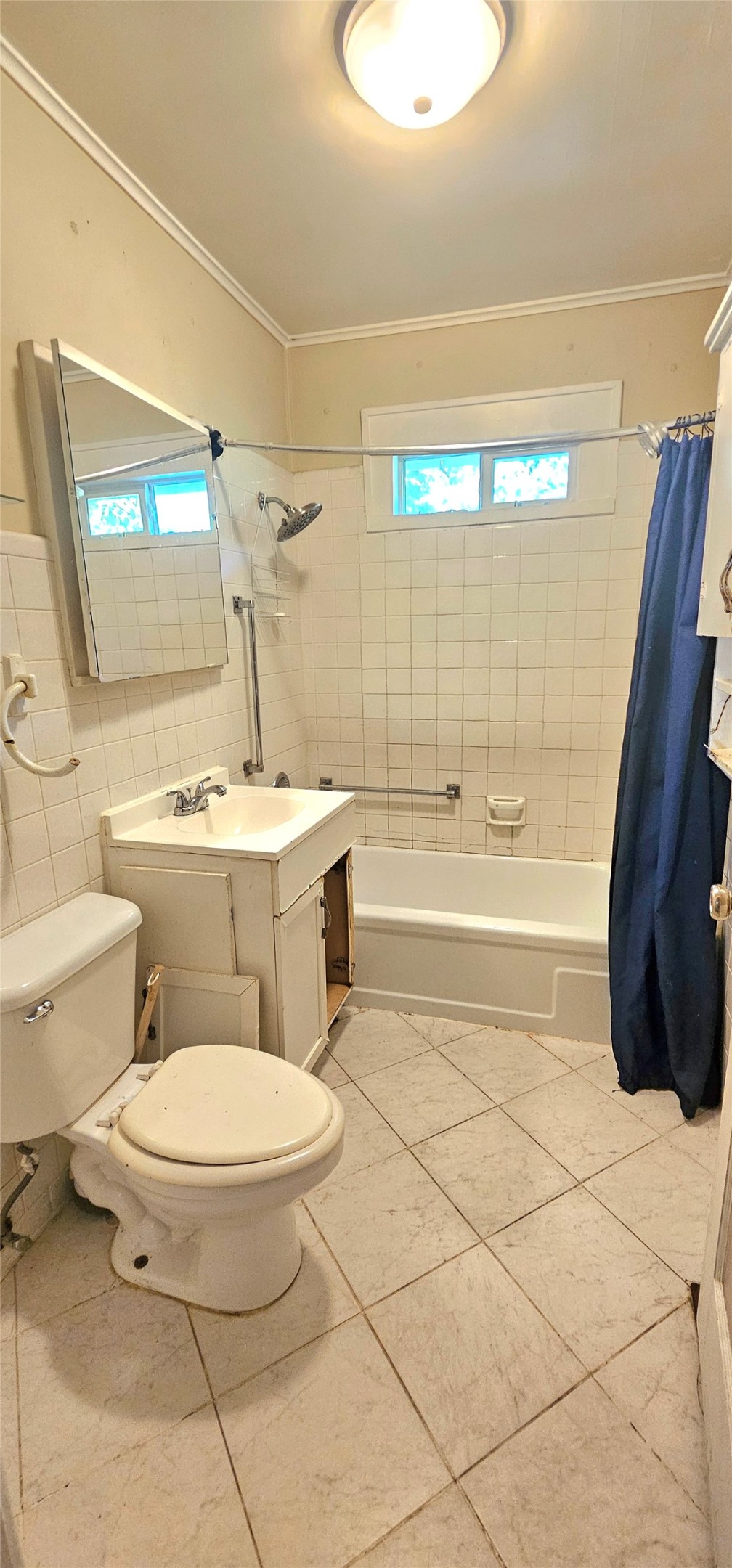 1135 S Quaker Avenue Property Photo 23