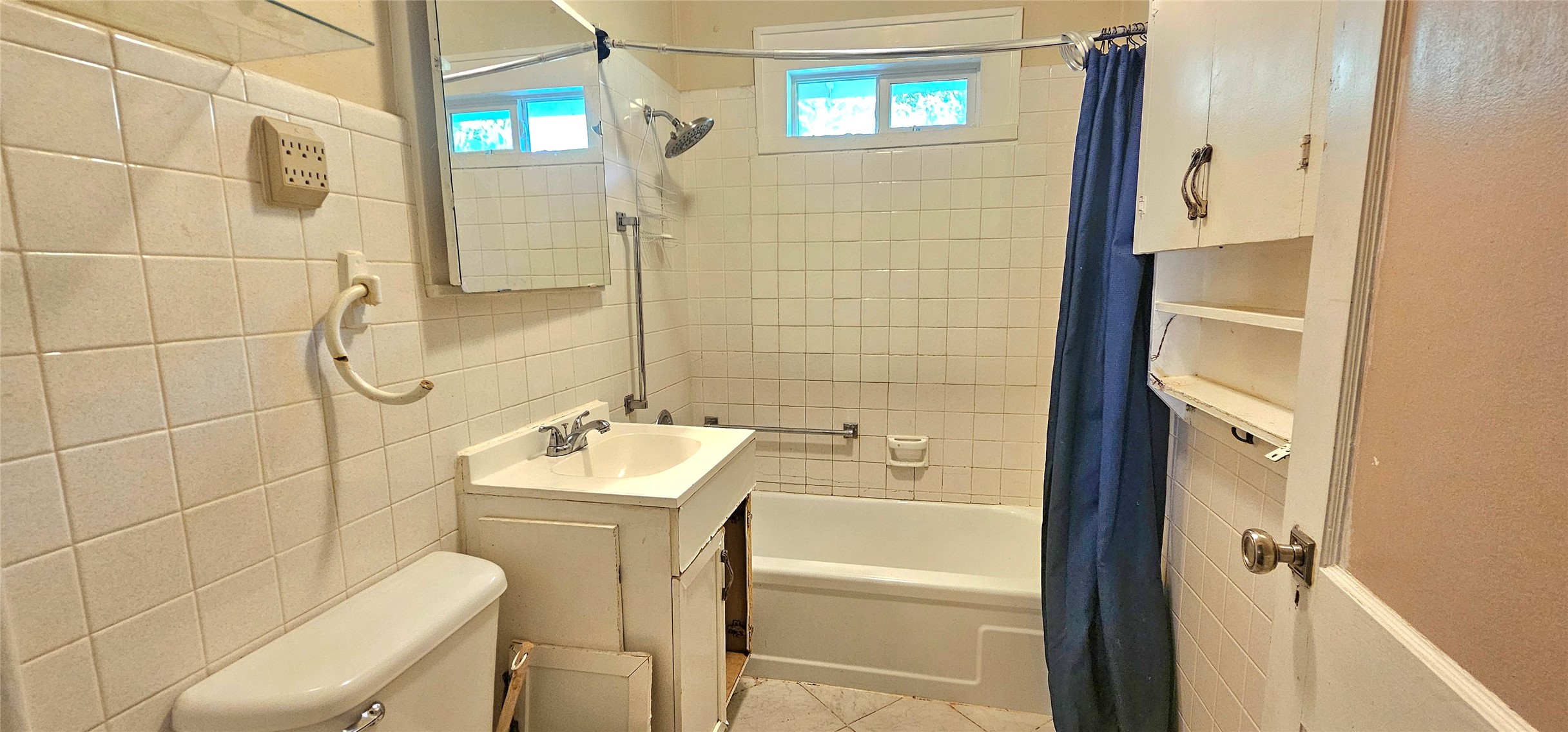 1135 S Quaker Avenue Property Photo 24
