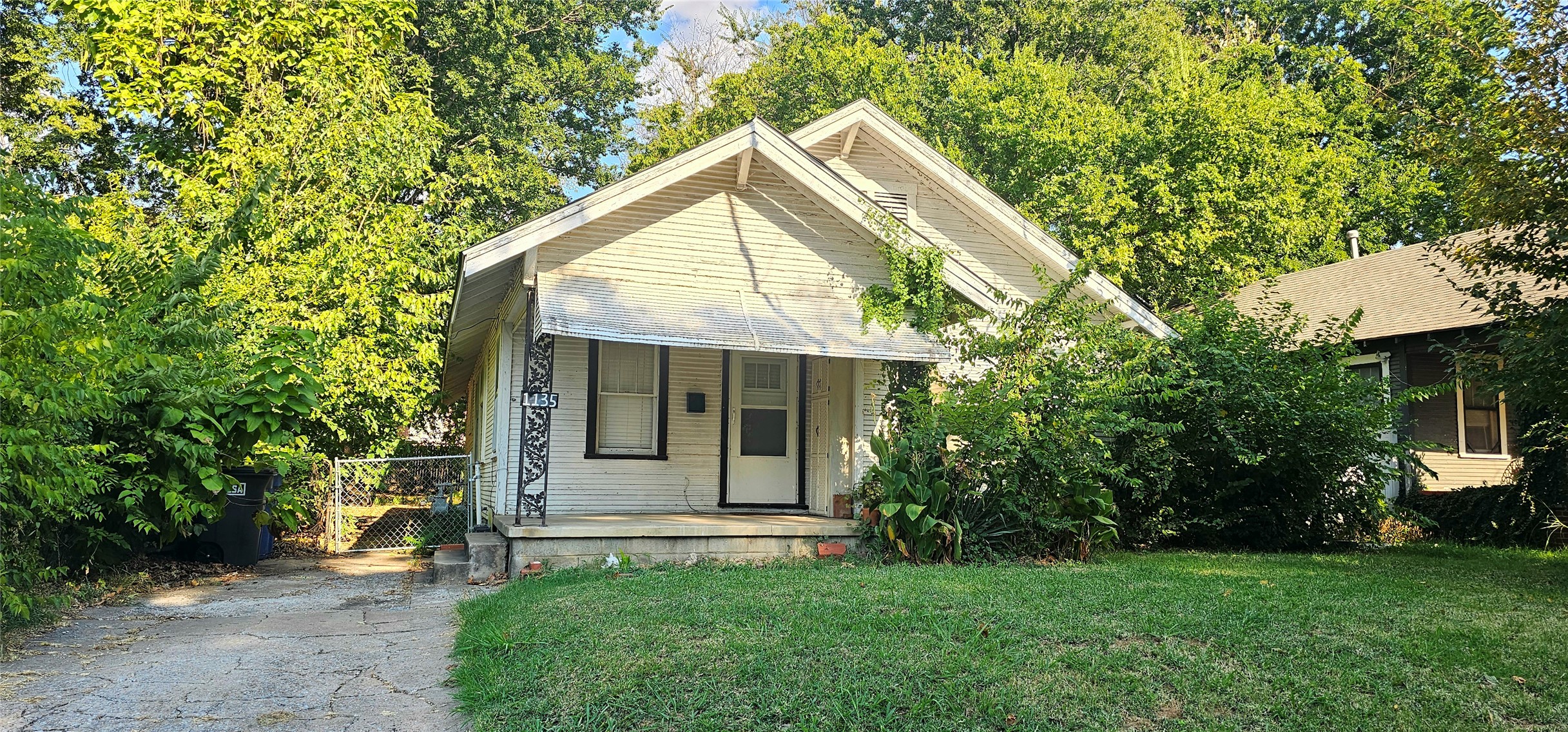 1135 S Quaker Avenue Property Photo 26