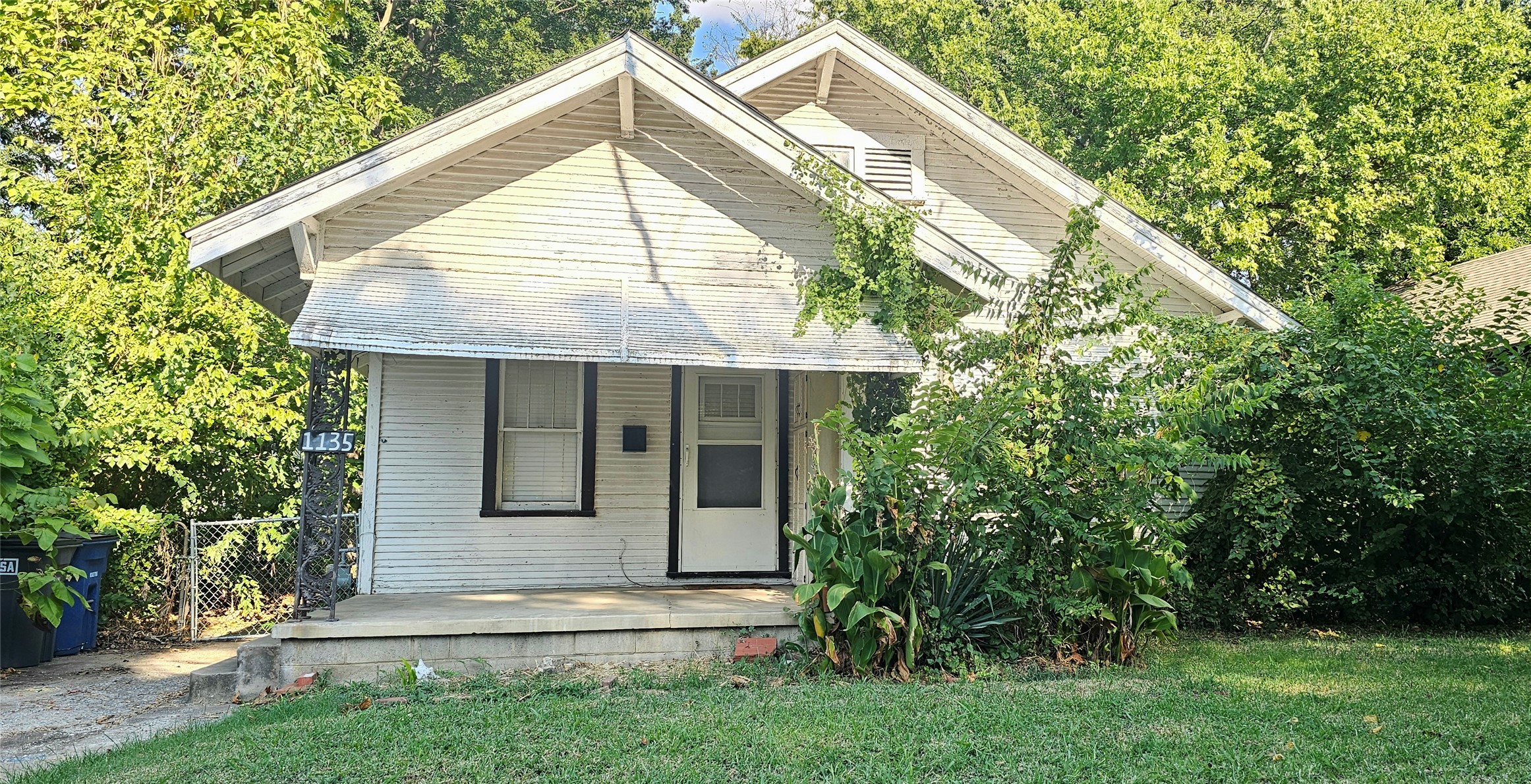 1135 S Quaker Avenue Property Photo 29