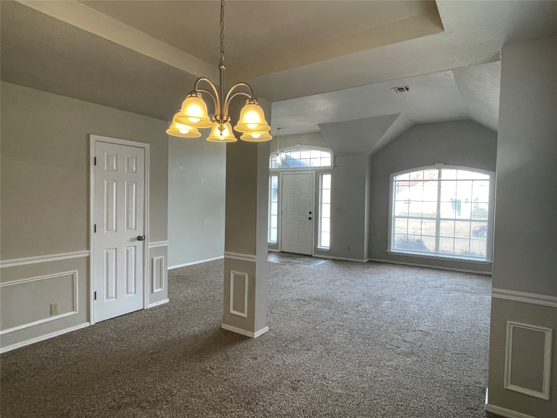 8806 E 93rd Street Property Photo 3