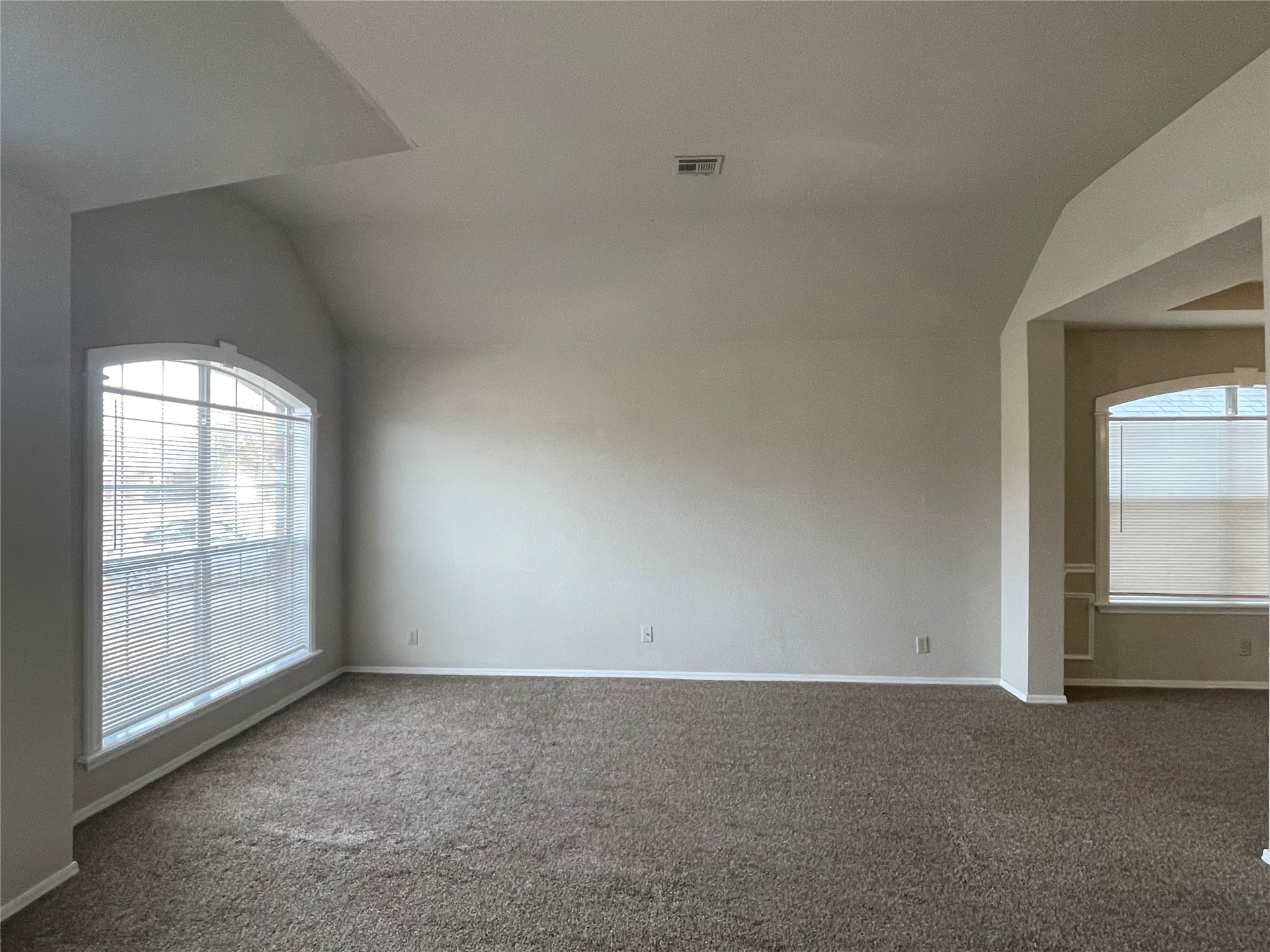 8806 E 93rd Street Property Photo 5