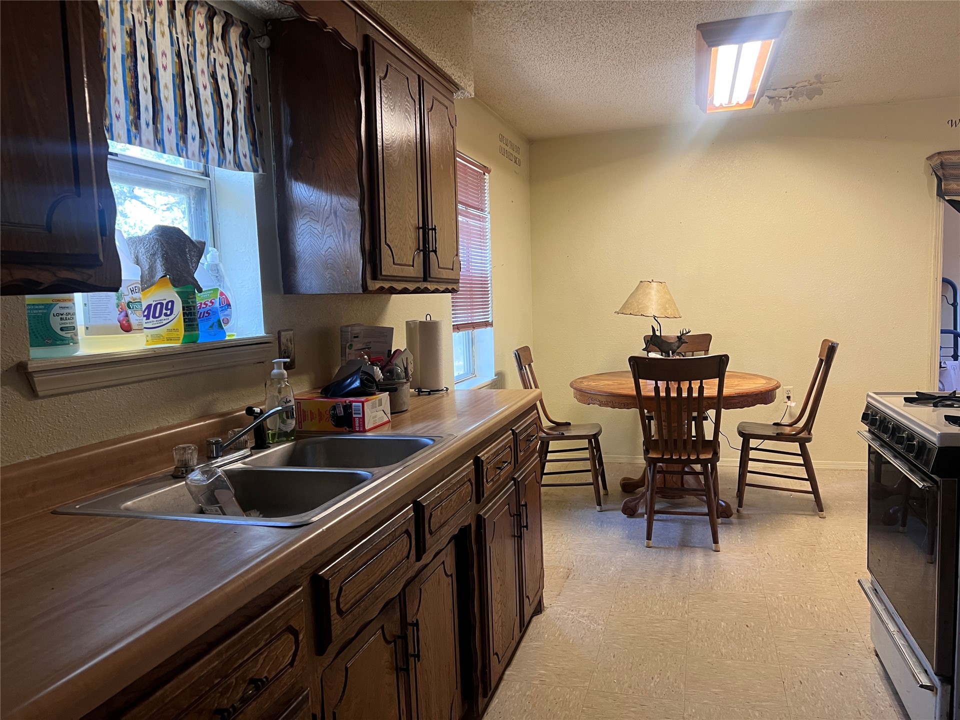 305 Bois D'arc Avenue Property Photo 2
