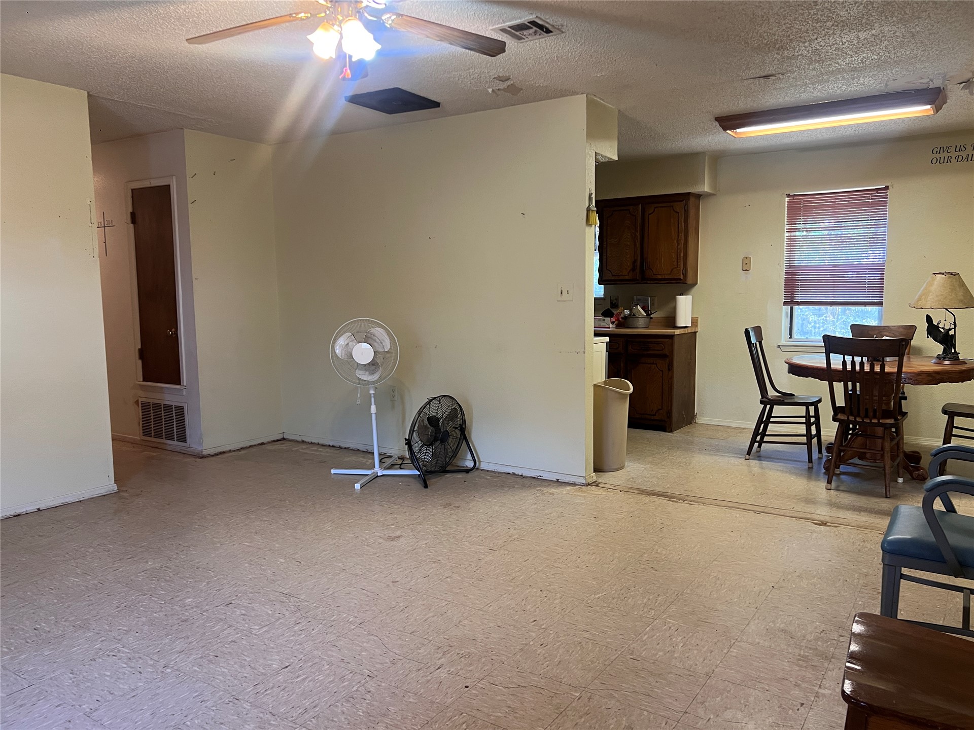 305 Bois D'arc Avenue Property Photo 6