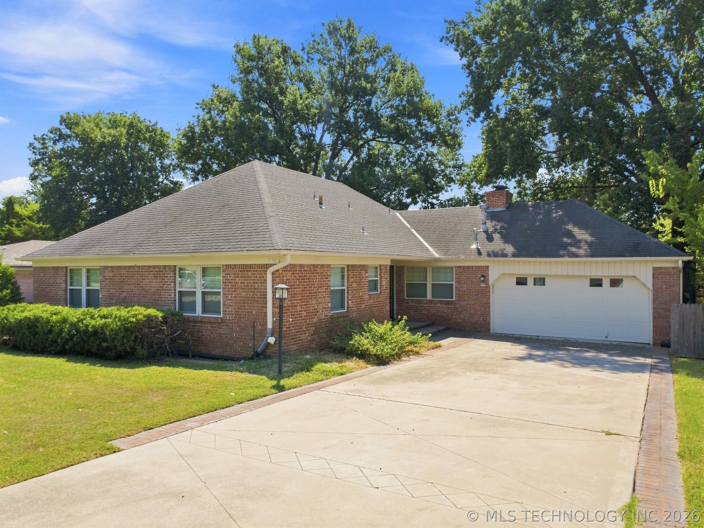 5710 E 44th Street Property Photo 1