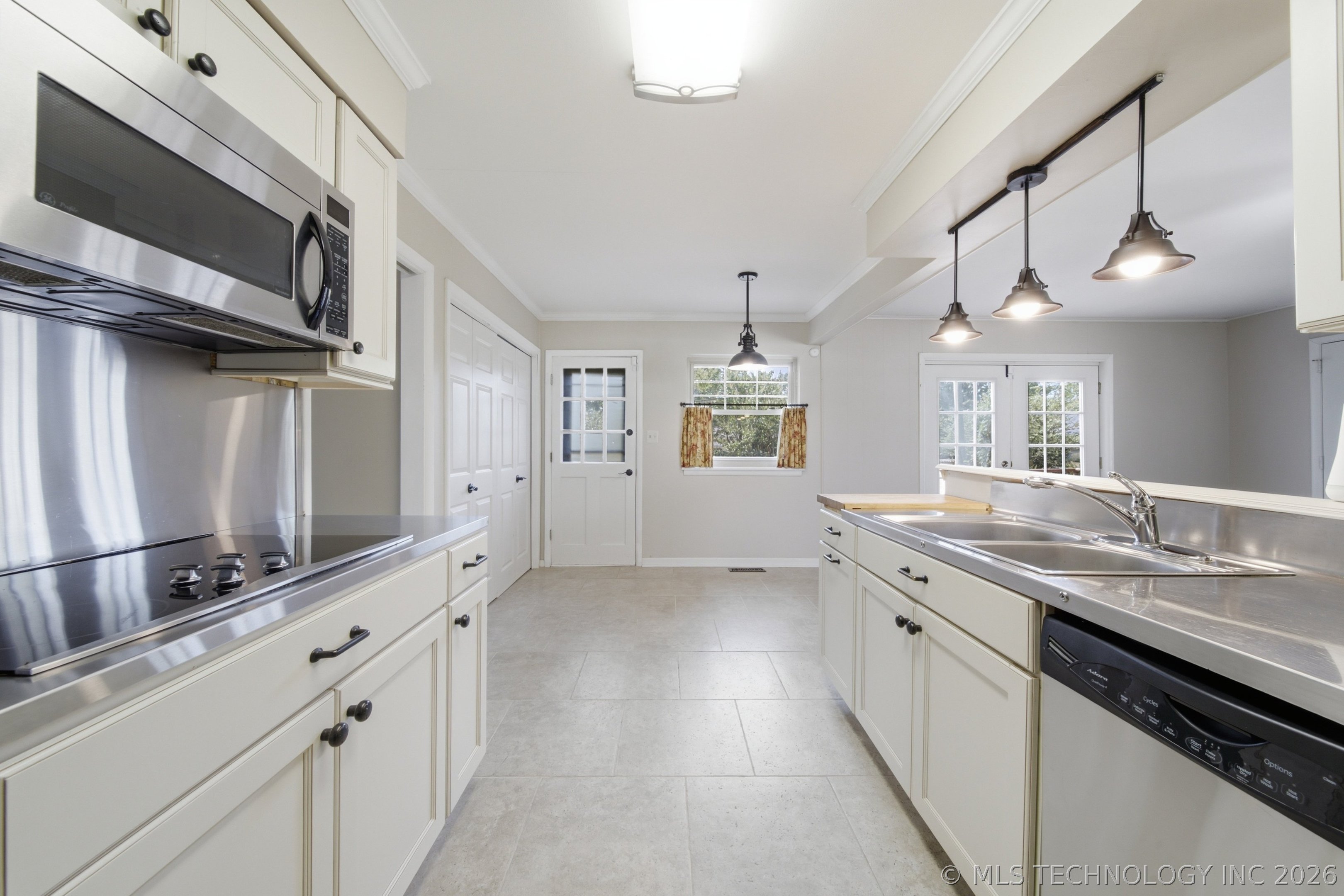 5710 E 44th Street Property Photo 14