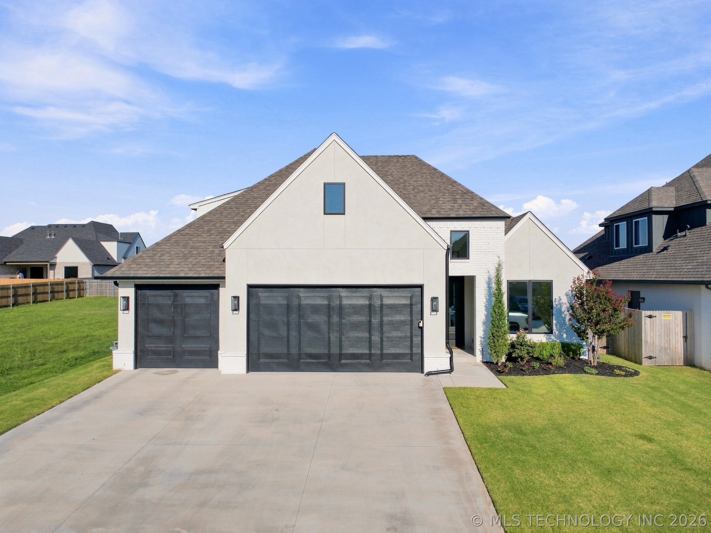 13715 S 20th Place E Property Photo 1