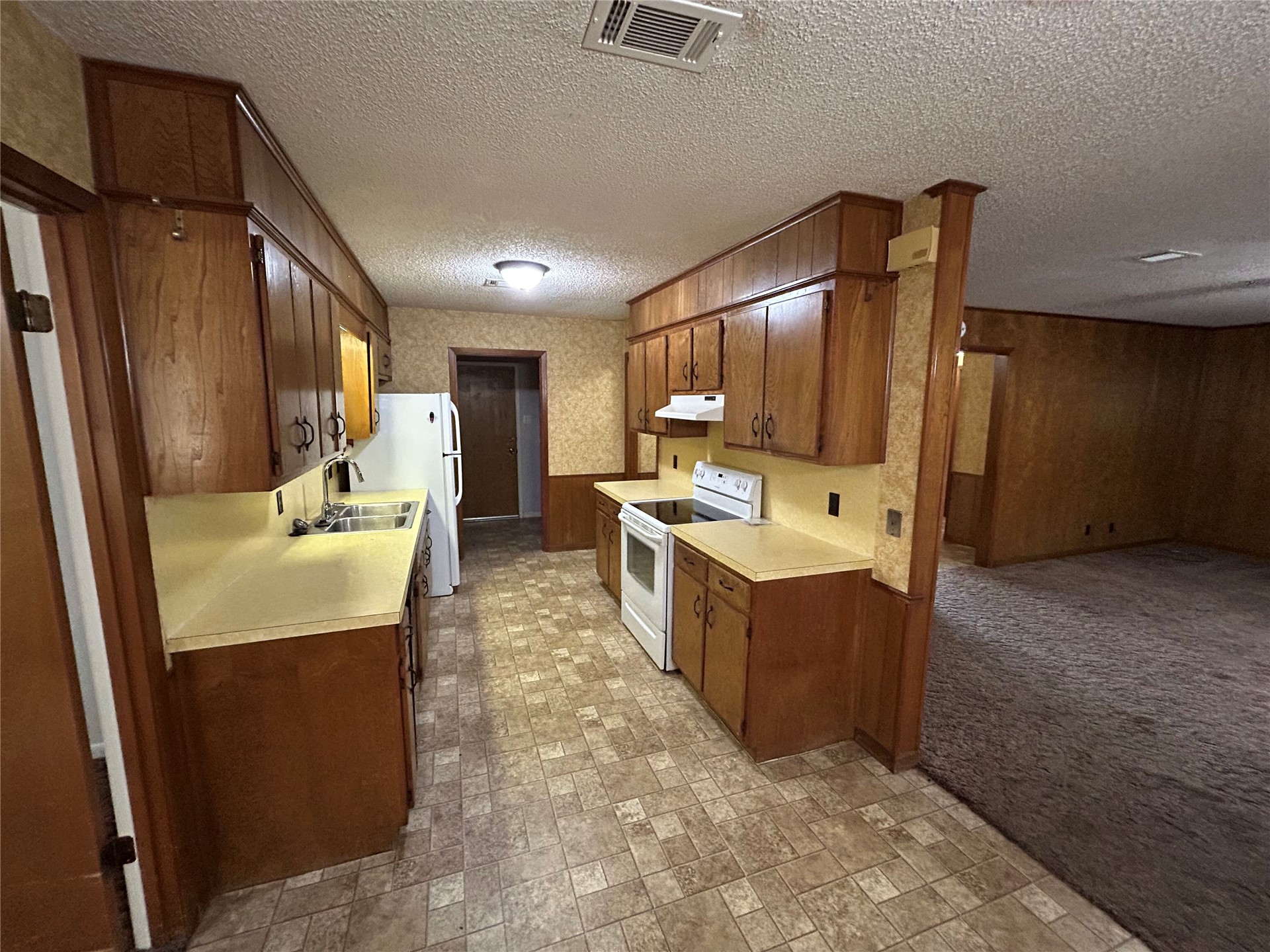 859 Bryan Road Property Photo 15
