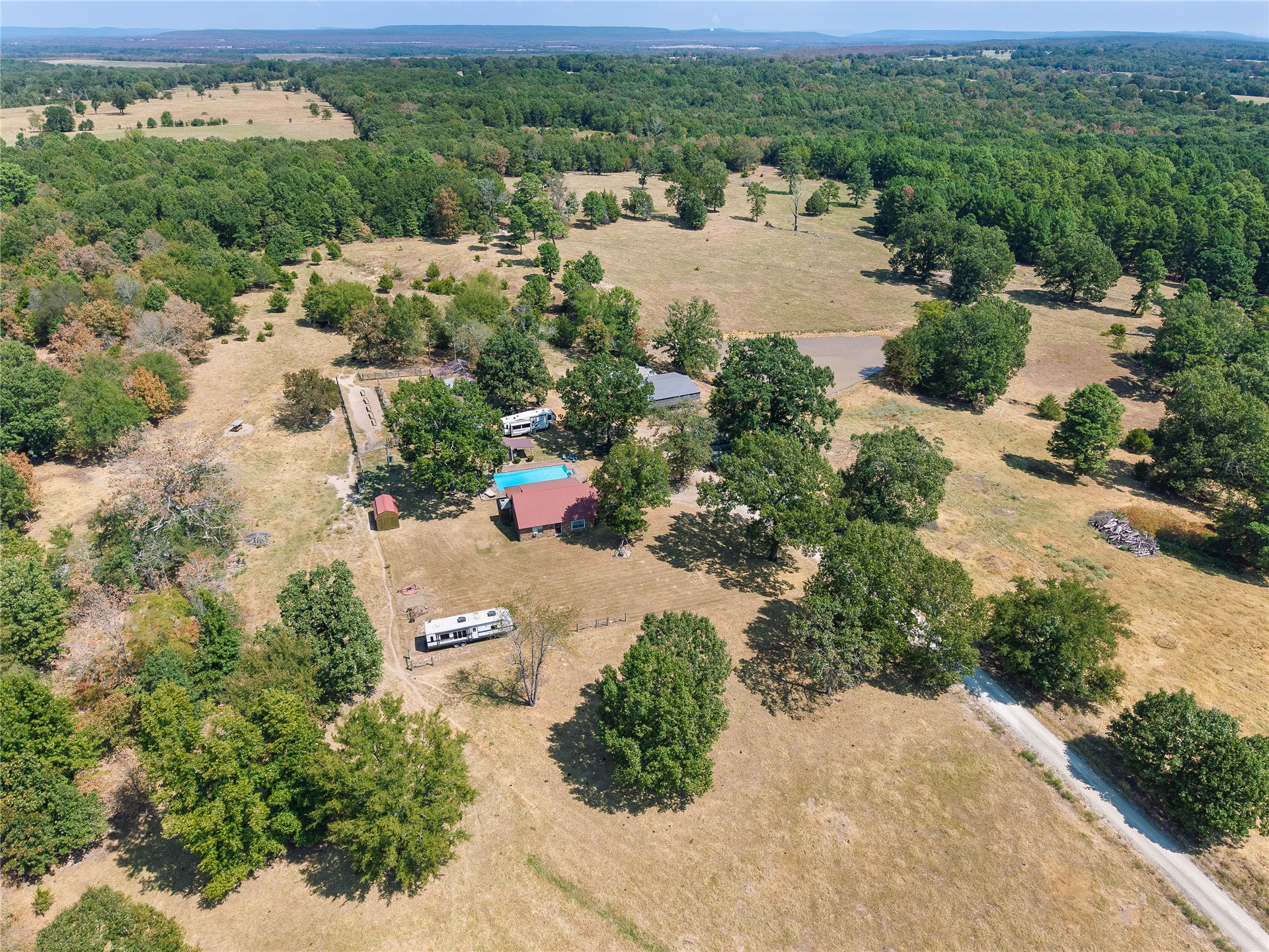 410485 E 1910 Road Property Photo 1