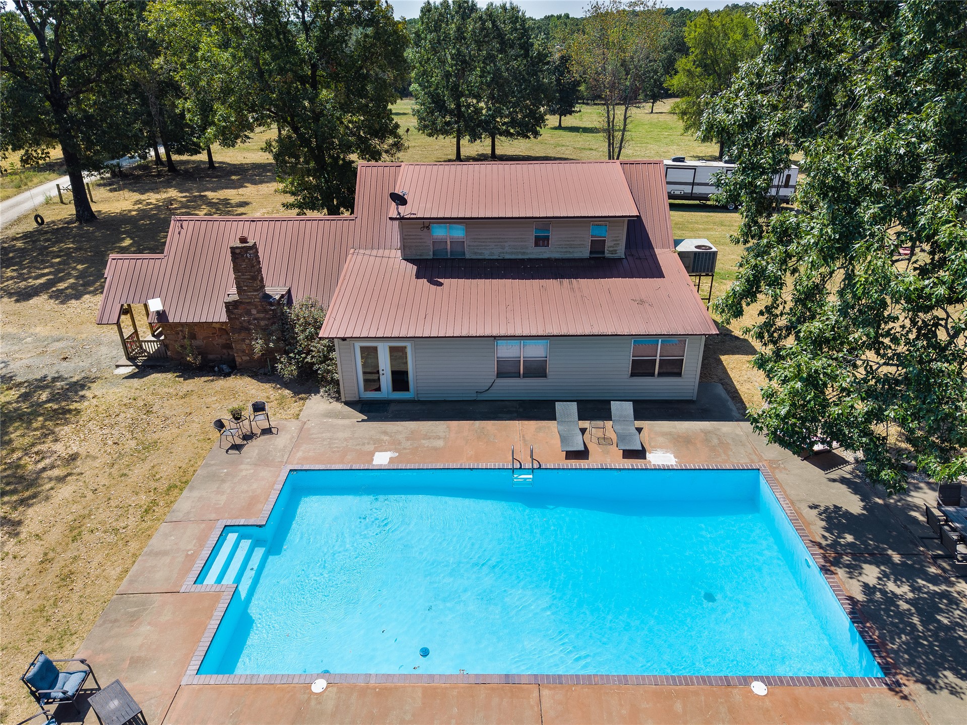 410485 E 1910 Road Property Photo 4